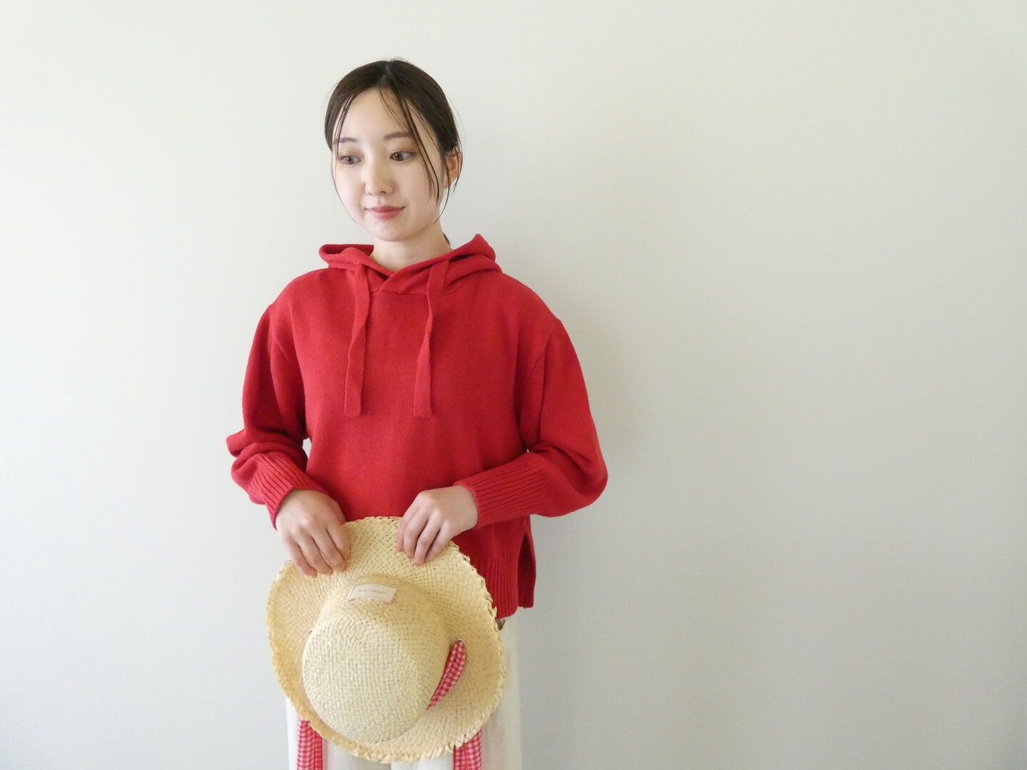 mao made(マオメイド) ざっくりアサーメン 気持ちちょい短めフード付きプルオーバーの商品画像1