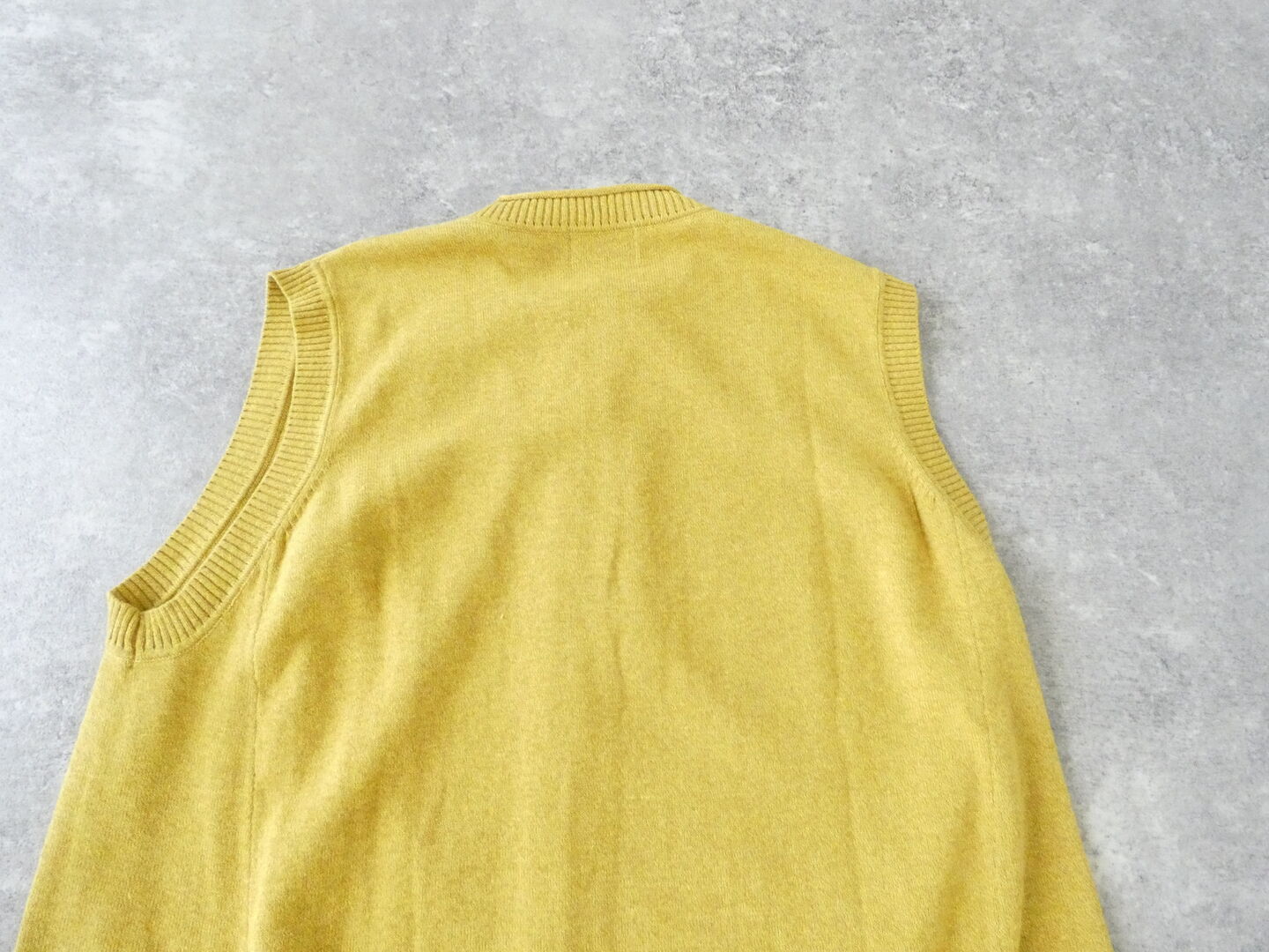 mao made(マオメイド) やわらかコットンほんのりフロントボタンバックスリットベストの商品画像34
