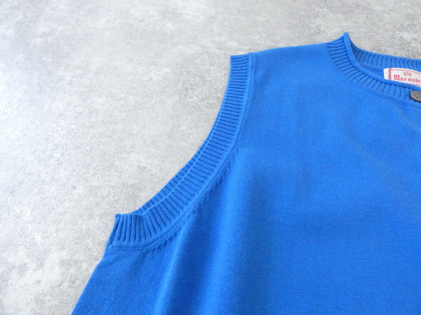 mao made(マオメイド) やわらかコットンほんのりフロントボタンバックスリットベストの商品画像46