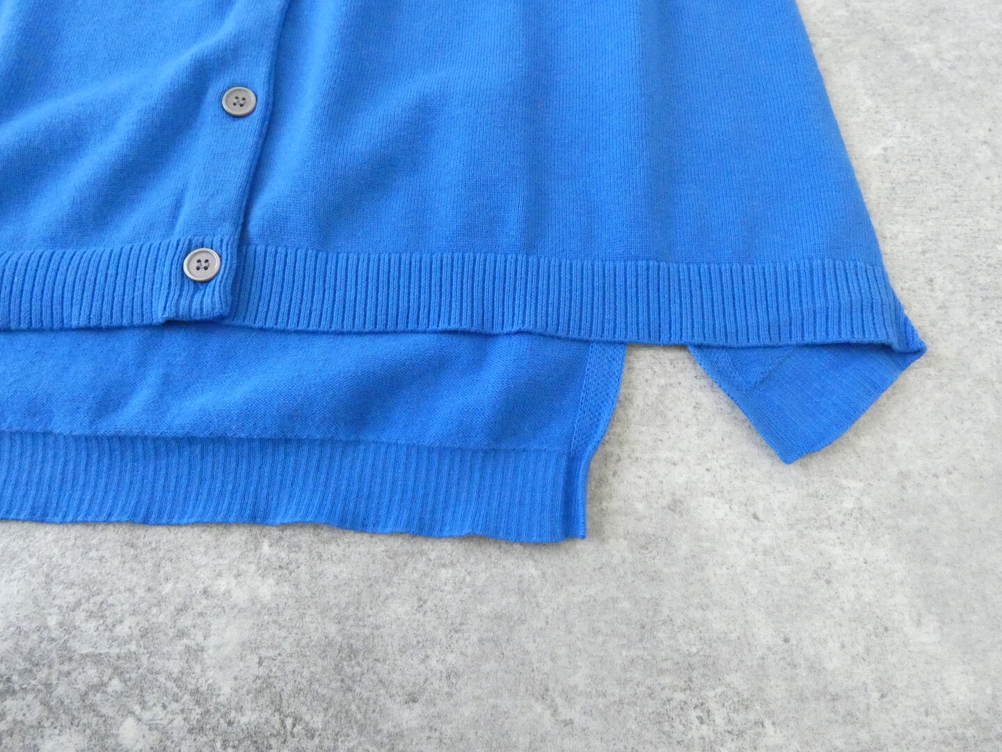 mao made(マオメイド) やわらかコットンほんのりフロントボタンバックスリットベストの商品画像48