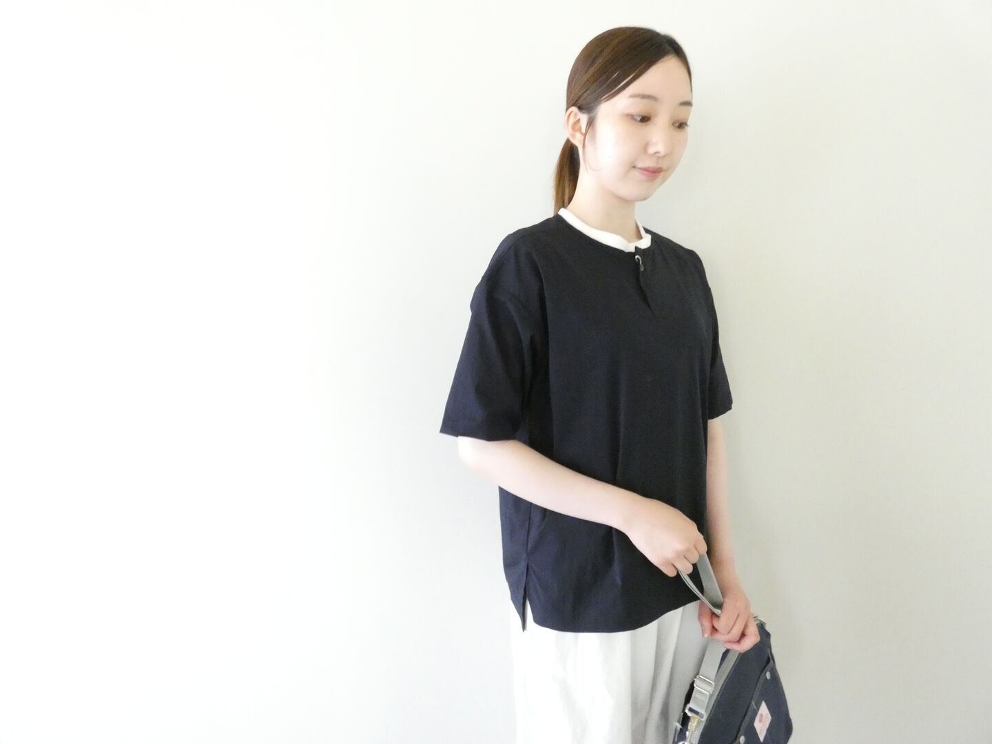 RINEN(リネン) ストレッチナイロン半袖ヘンリーネックシャツの商品画像1