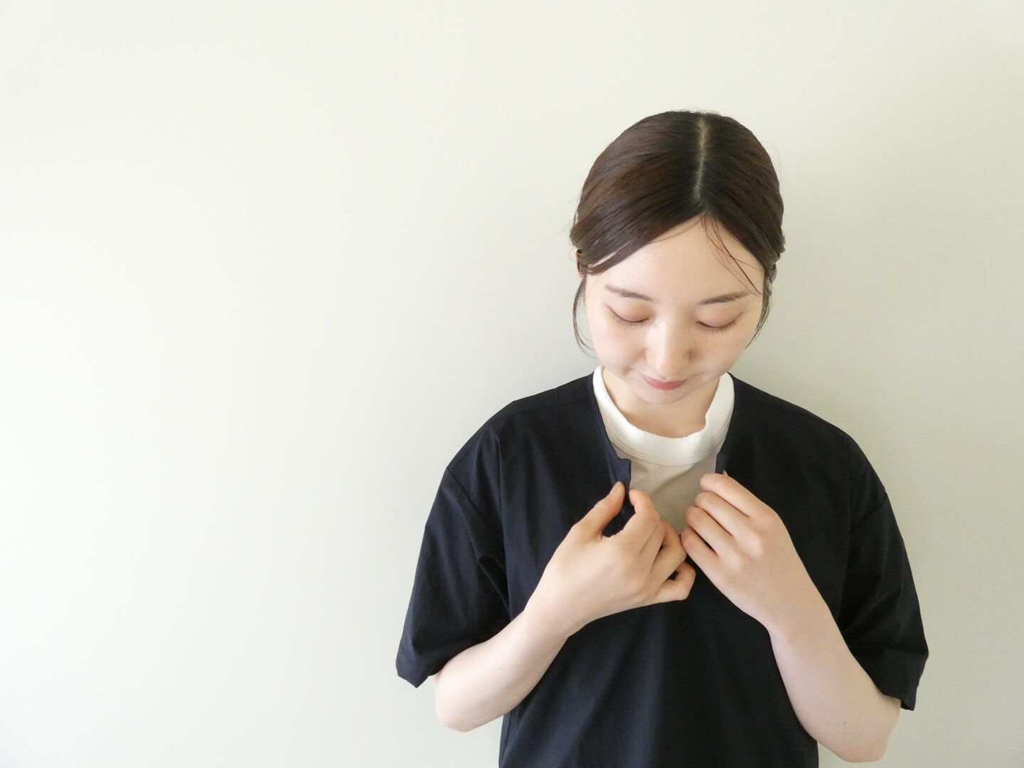 RINEN(リネン) ストレッチナイロン半袖ヘンリーネックシャツの商品画像2