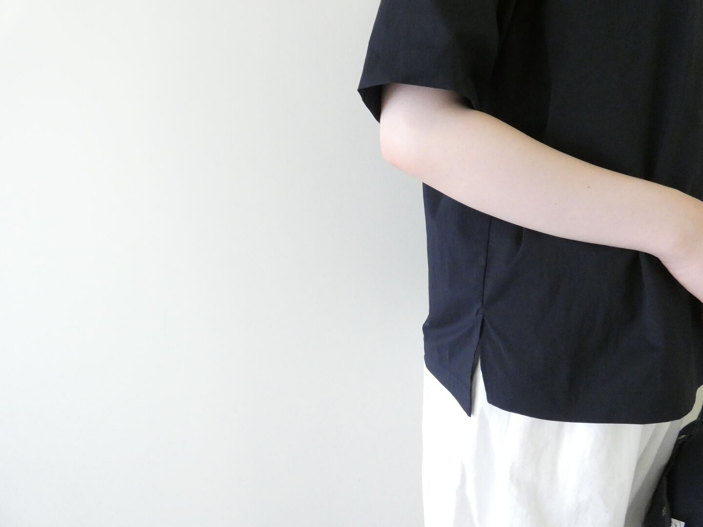 RINEN(リネン) ストレッチナイロン半袖ヘンリーネックシャツの商品画像5