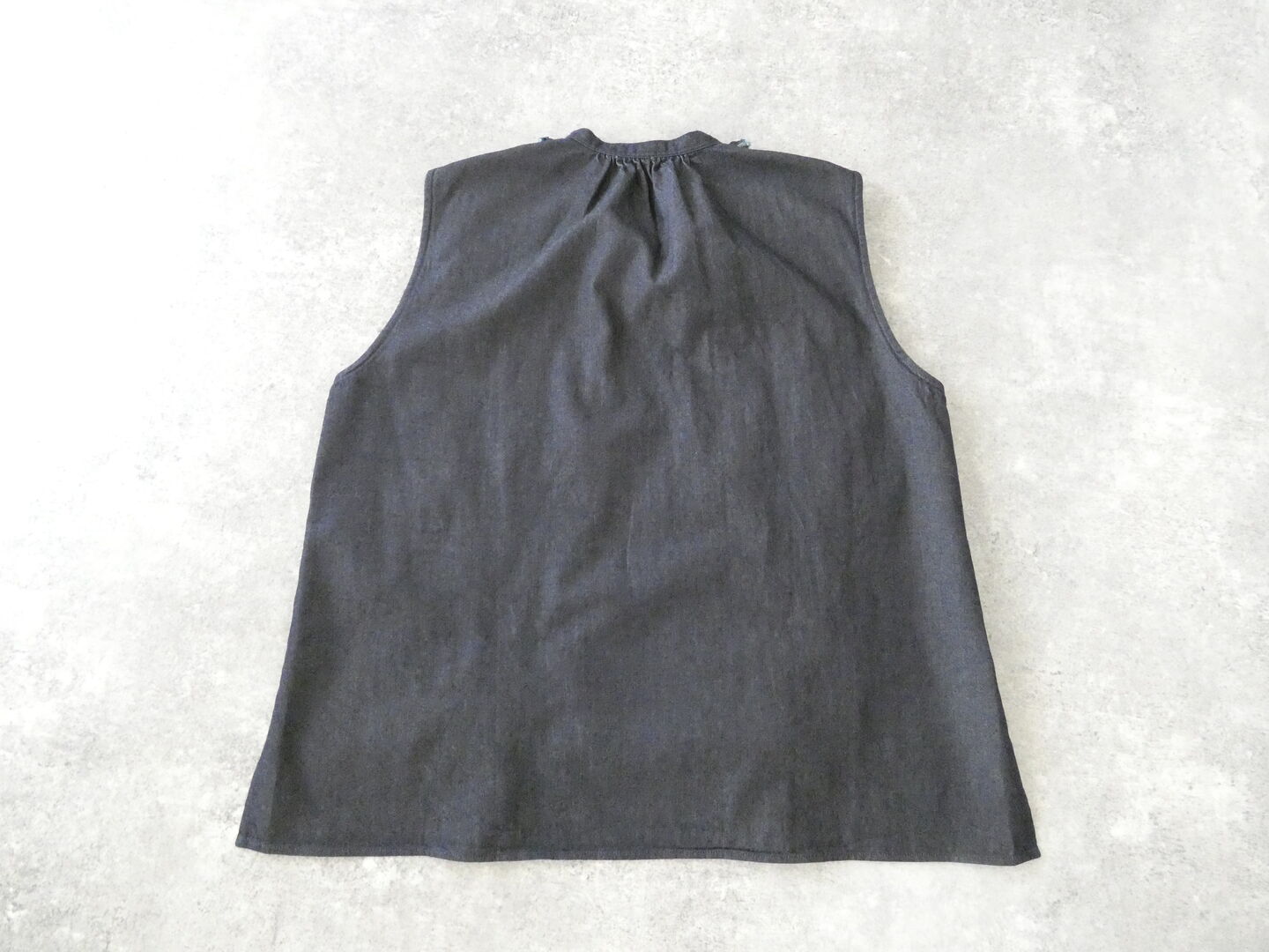 UNIVERSAL TISSU(ユニヴァーサル ティシュ) スリーブレスフリルブラウスの商品画像29
