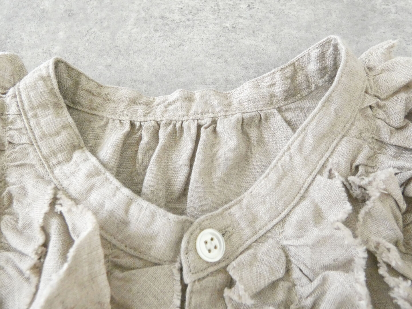 UNIVERSAL TISSU(ユニヴァーサル ティシュ) スリーブレスフリルブラウスの商品画像45