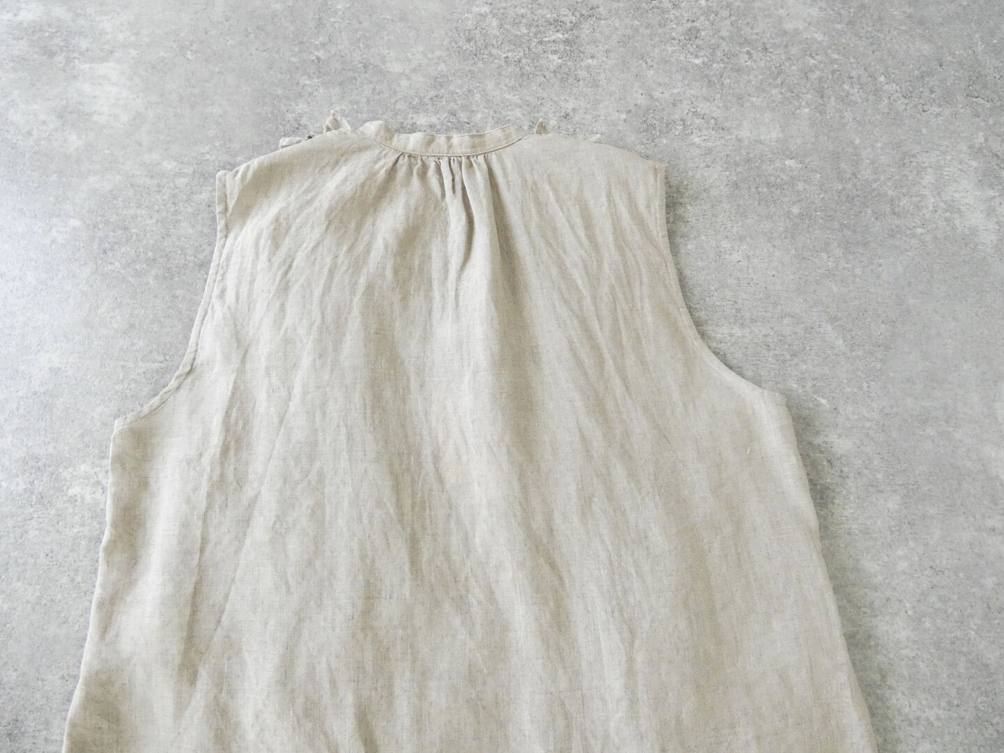 UNIVERSAL TISSU(ユニヴァーサル ティシュ) スリーブレスフリルブラウスの商品画像49