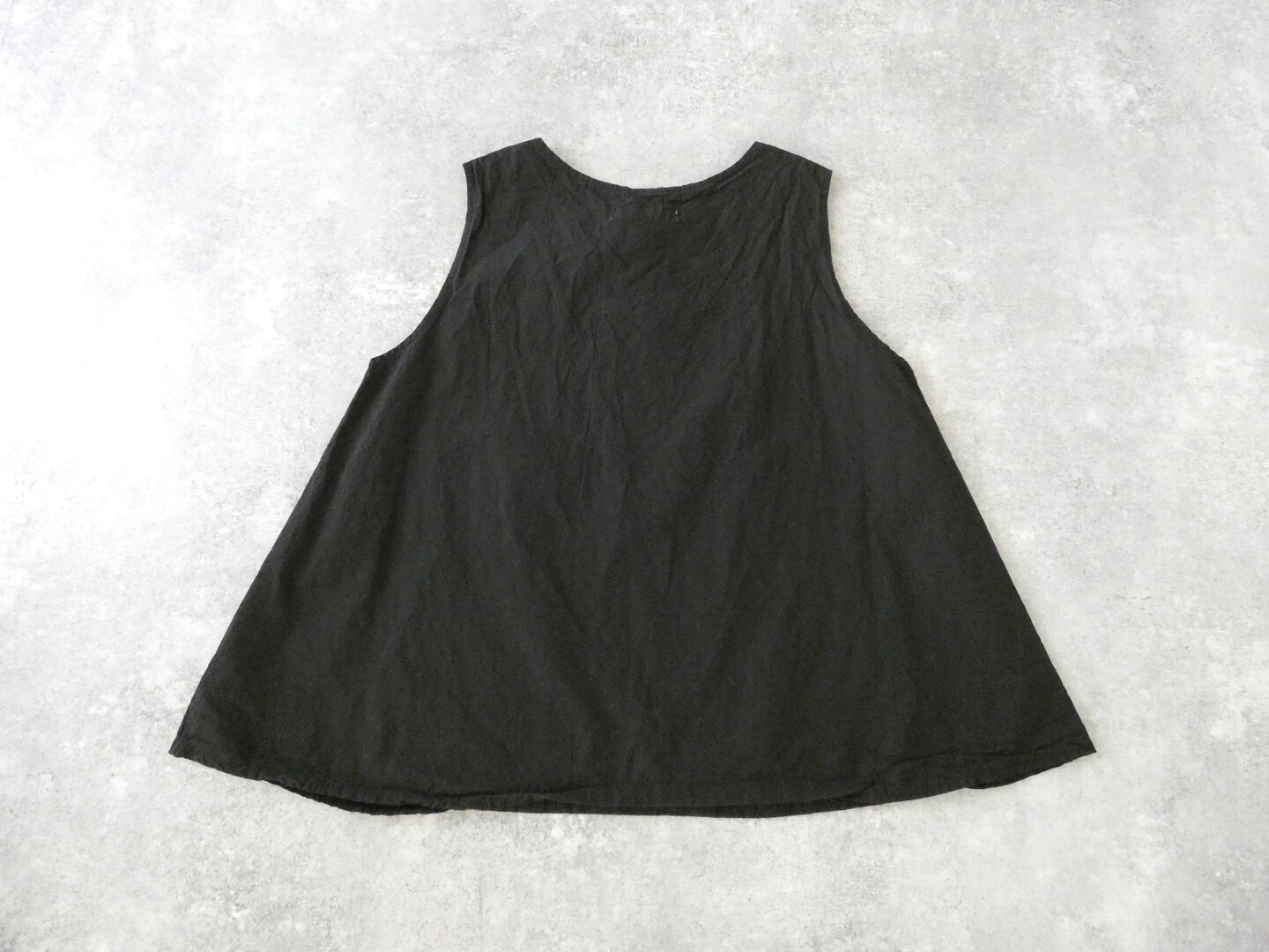 Veritecoeur(ヴェリテクール) シュリンクノースリーブトップスの商品画像29
