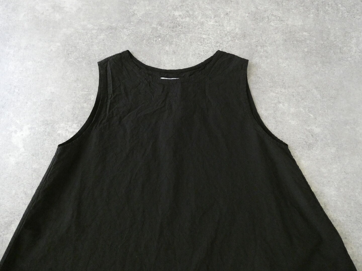 Veritecoeur(ヴェリテクール) シュリンクノースリーブトップスの商品画像30