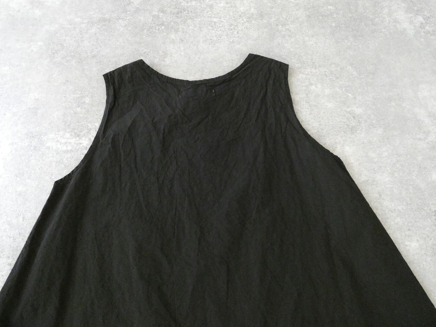 Veritecoeur(ヴェリテクール) シュリンクノースリーブトップスの商品画像33