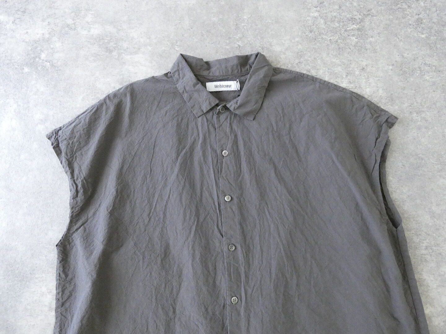 Veritecoeur(ヴェリテクール) シュリンクフレンチスリーブシャツの商品画像44