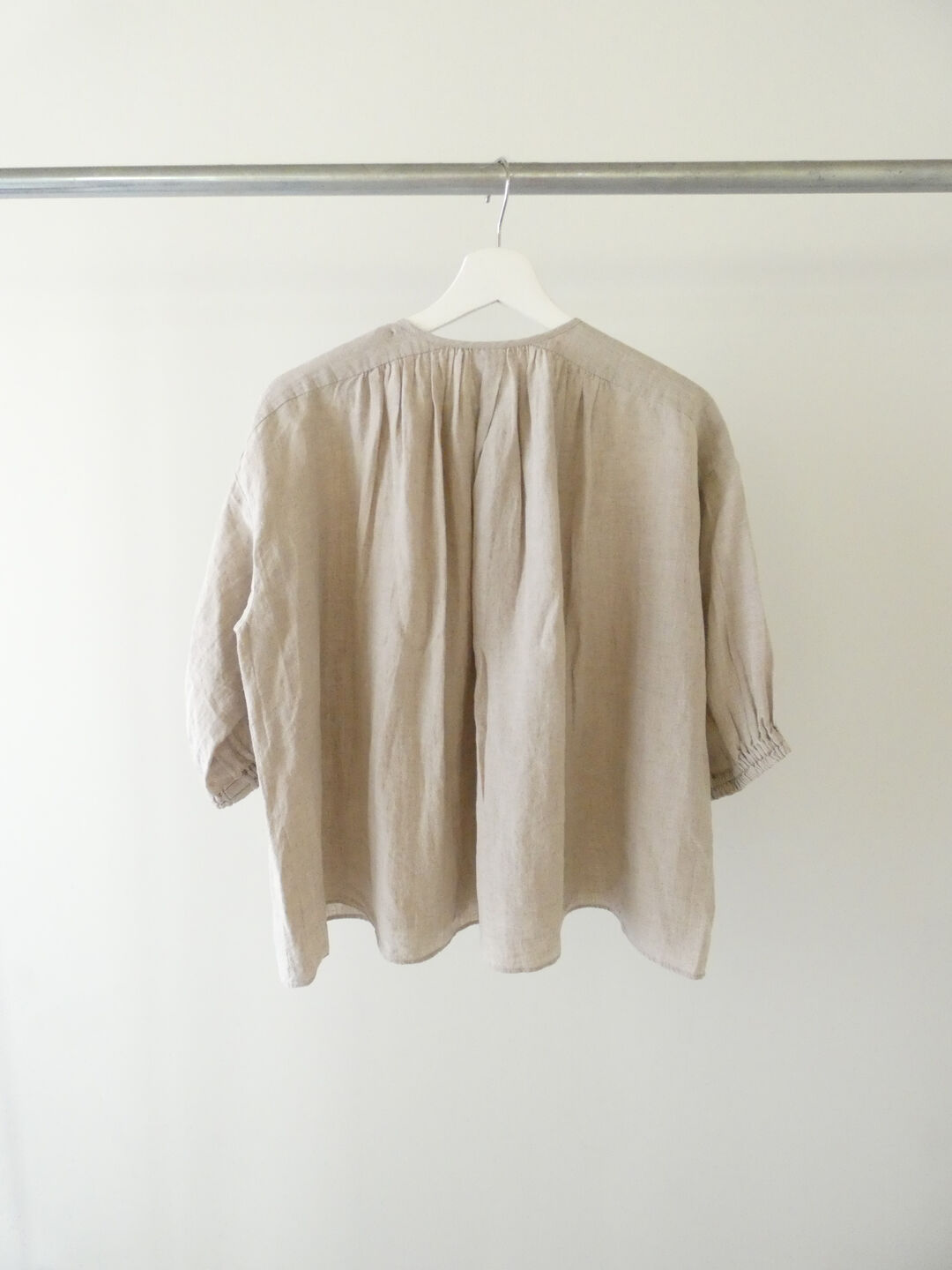 Hands of creation(ハンズオブクリエイション) 60/-Linen桐七炊きチビフリルブラウスの商品画像10