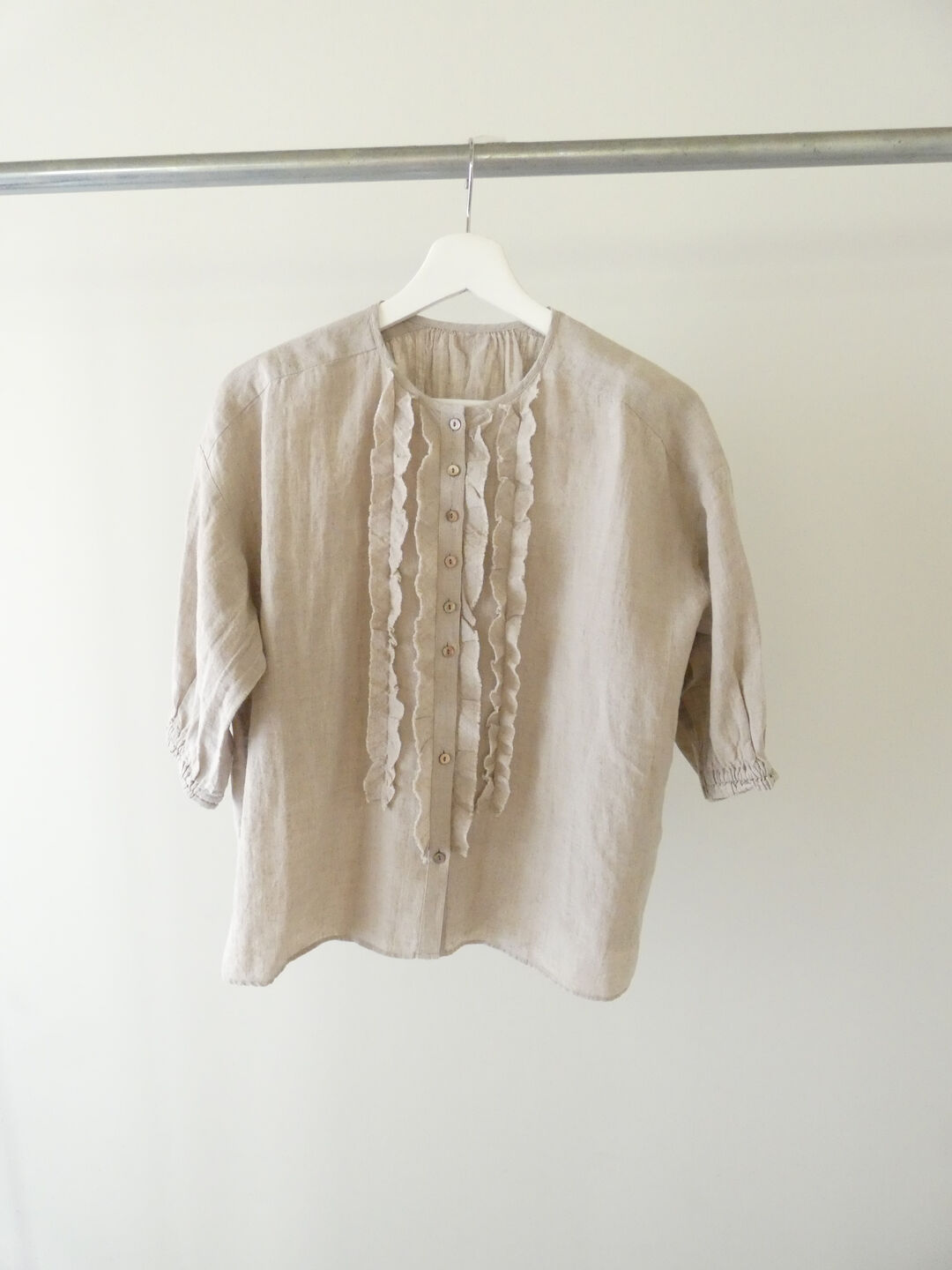 Hands of creation(ハンズオブクリエイション) 60/-Linen桐七炊きチビフリルブラウスの商品画像9