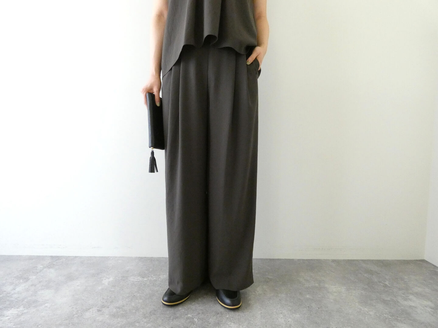 DONEEYU(ドニーユ) ジョーゼット2タックワイドパンツの商品画像2