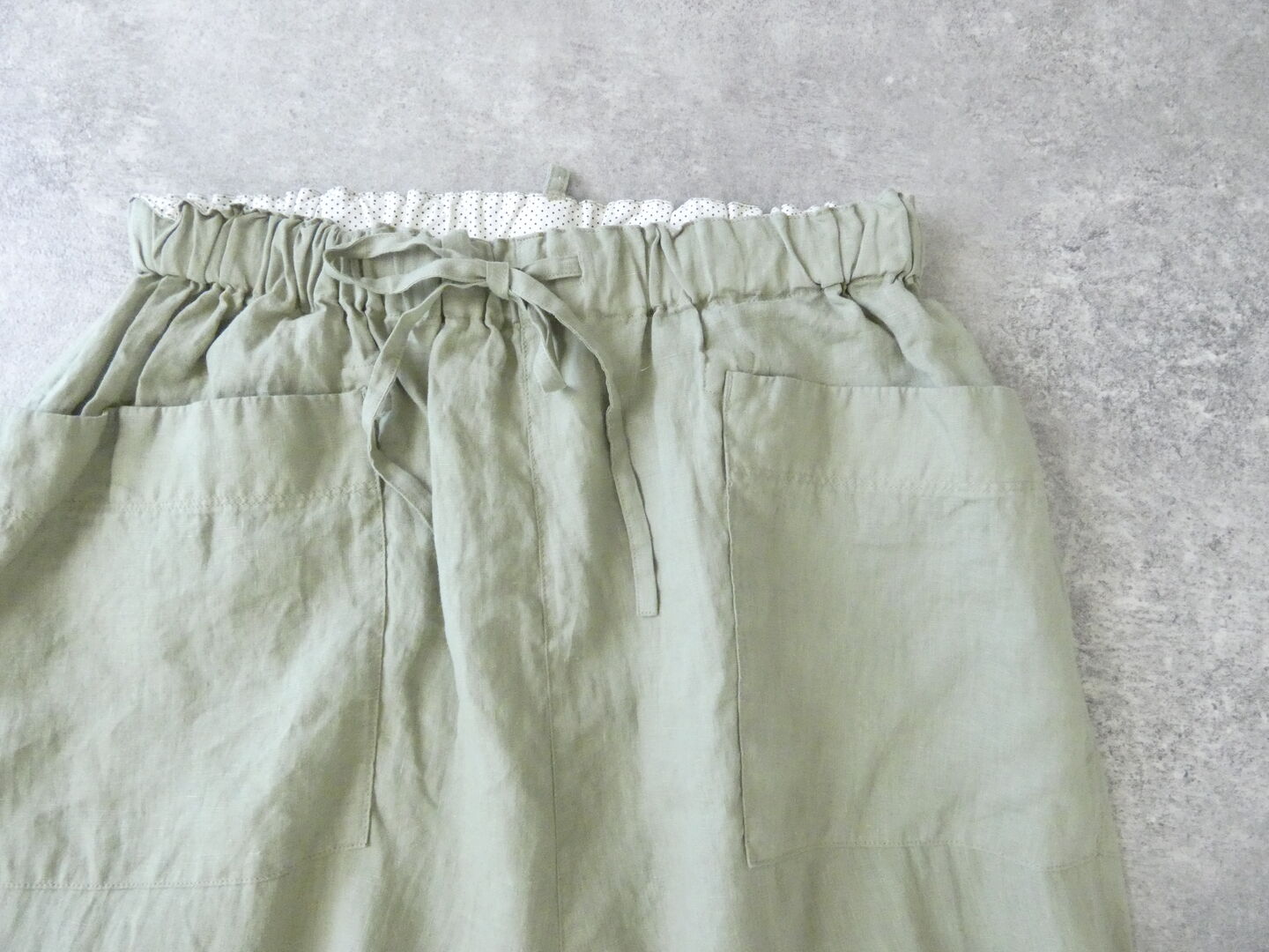 快晴堂(かいせいどう) 初秋まで着られるリネン　斜めポケパンツの商品画像19