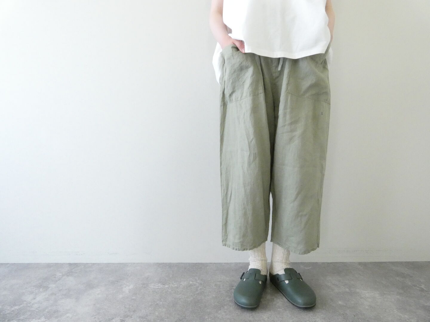 快晴堂(かいせいどう) 初秋まで着られるリネン　斜めポケパンツの商品画像2