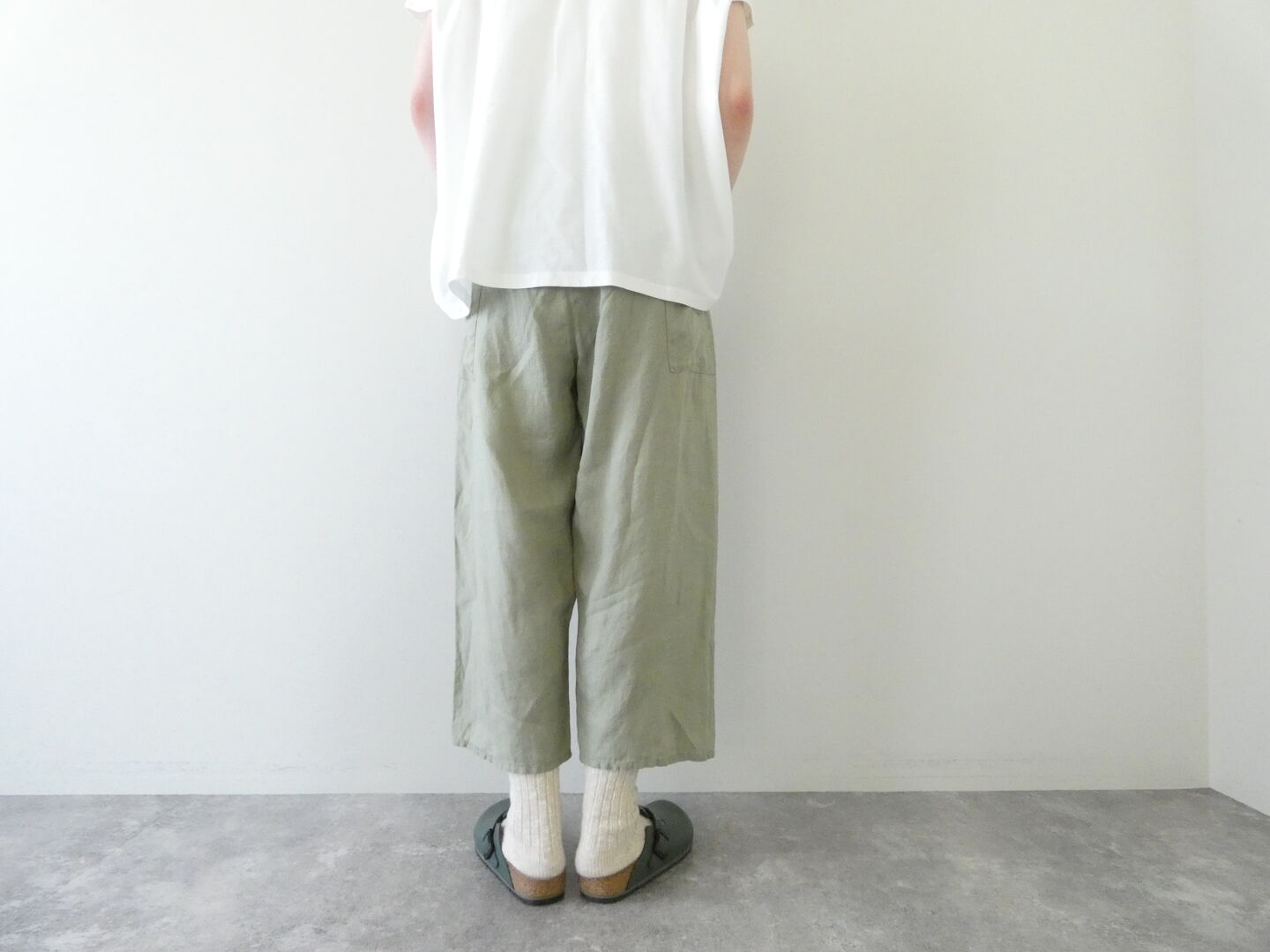 快晴堂(かいせいどう) 初秋まで着られるリネン　斜めポケパンツの商品画像4