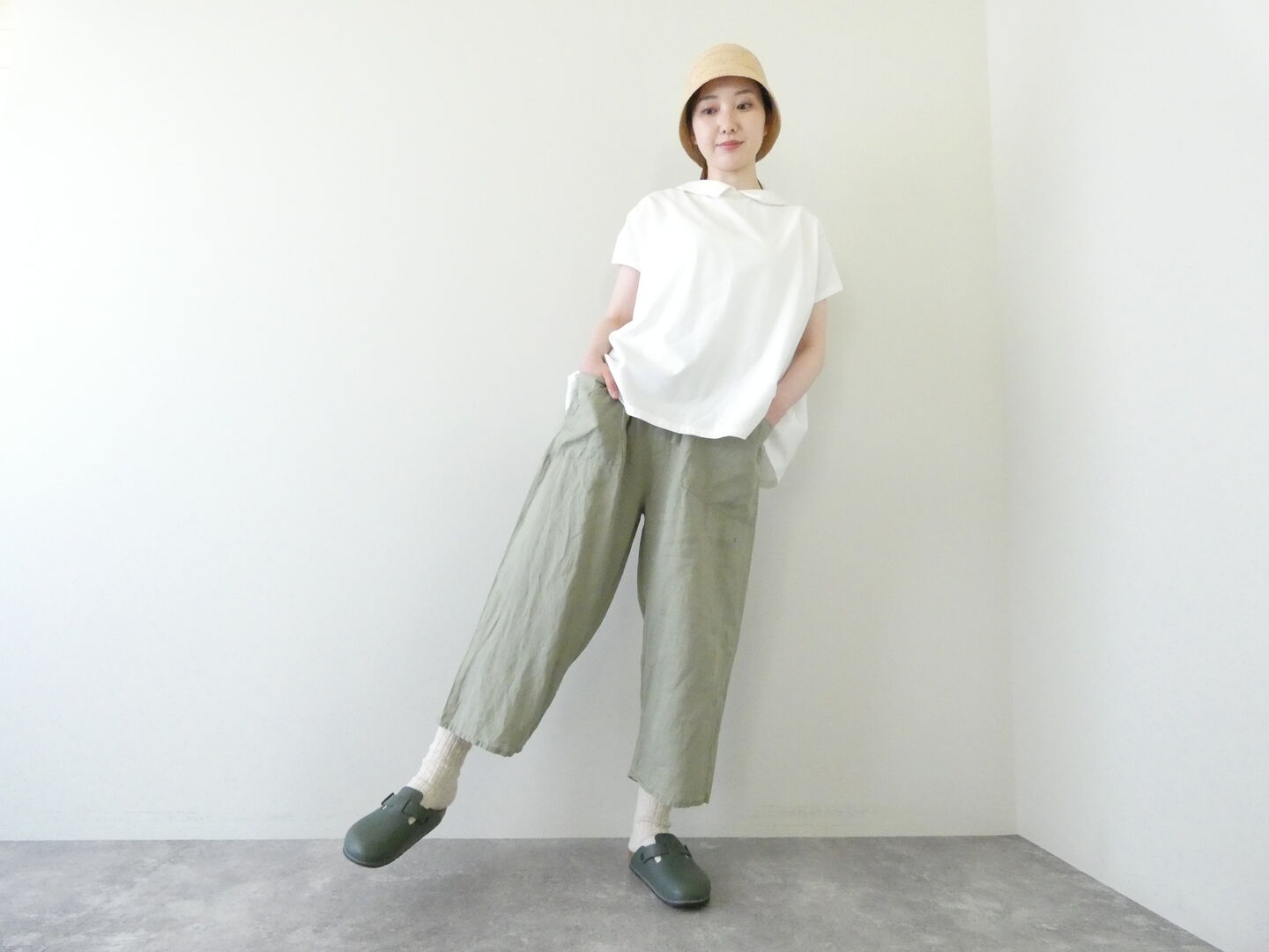 快晴堂(かいせいどう) 初秋まで着られるリネン　斜めポケパンツの商品画像5