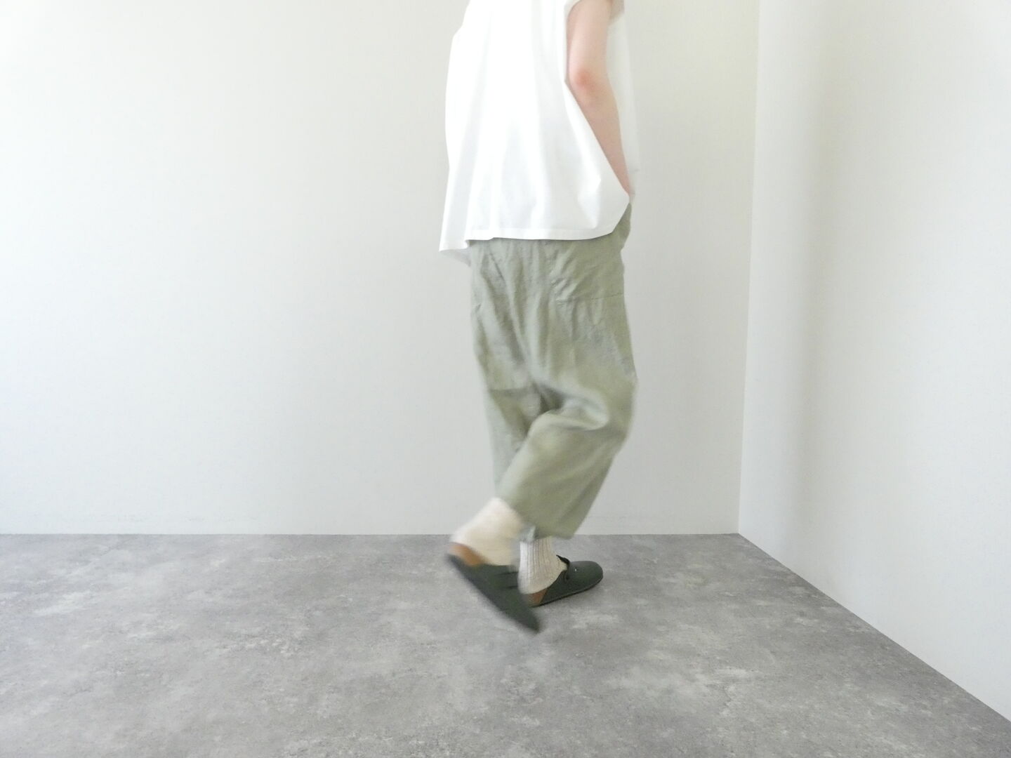 快晴堂(かいせいどう) 初秋まで着られるリネン　斜めポケパンツの商品画像6