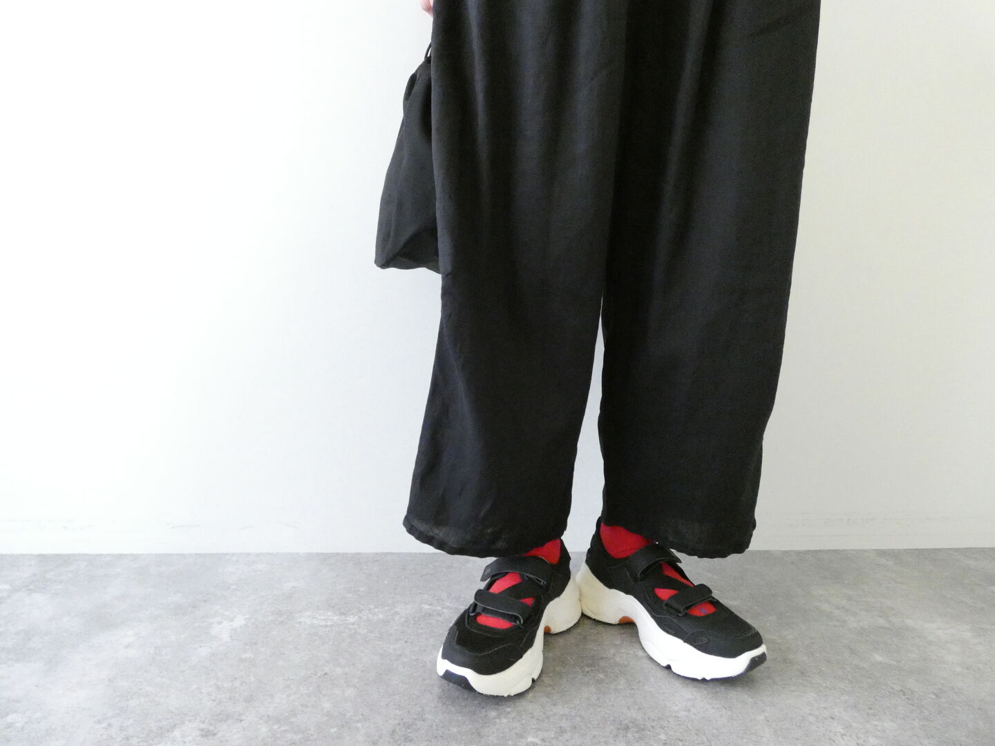 快晴堂(かいせいどう) 初秋まで着られるリネン　ふわふわタックパンツの商品画像17