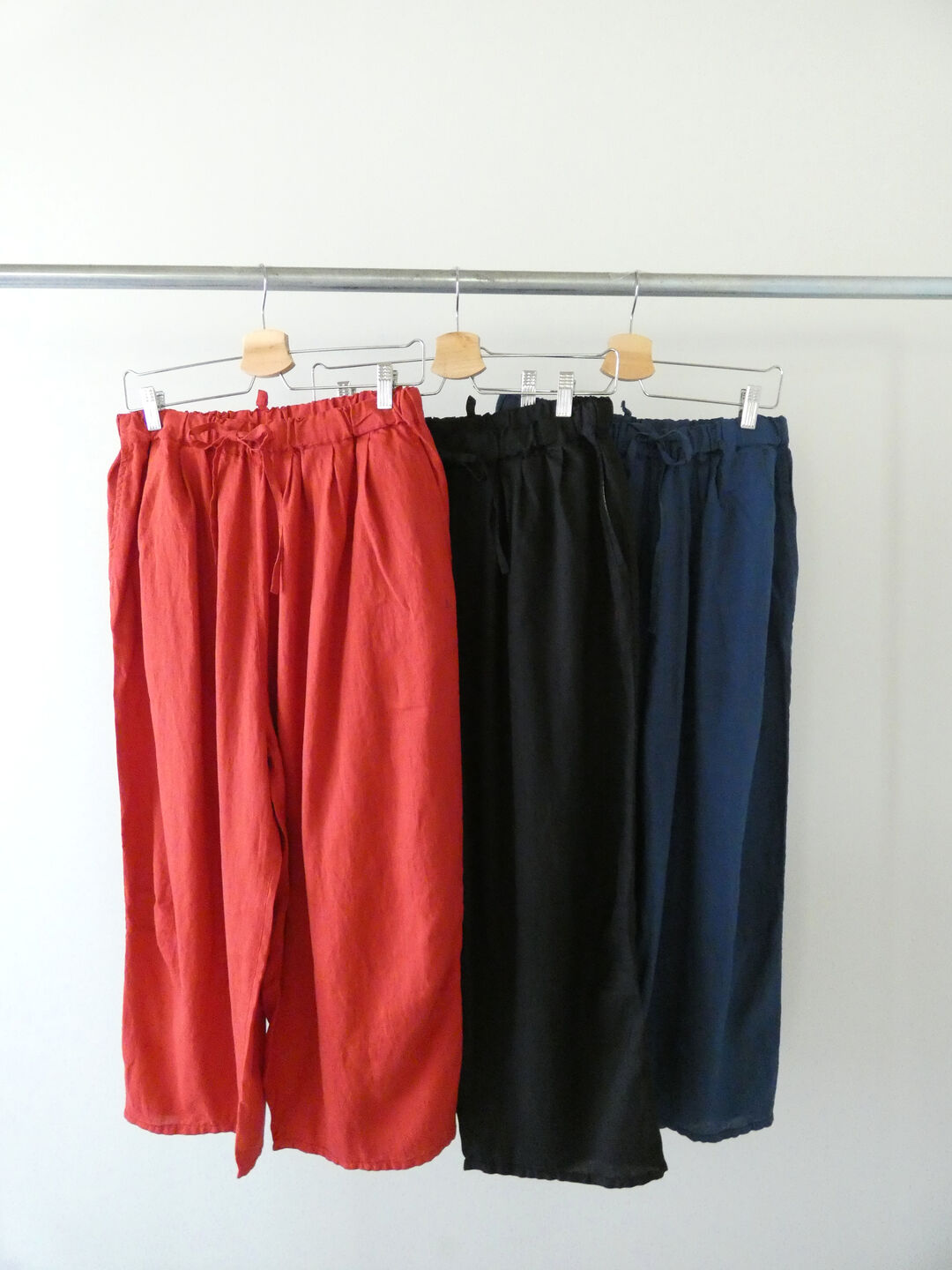 快晴堂(かいせいどう) 初秋まで着られるリネン　ふわふわタックパンツの商品画像9