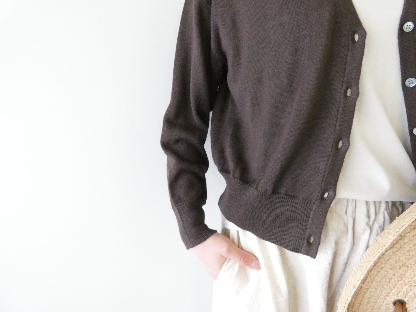 mao made(マオメイド) リネンUVカットVネッククロップド丈カーディガンの商品画像5