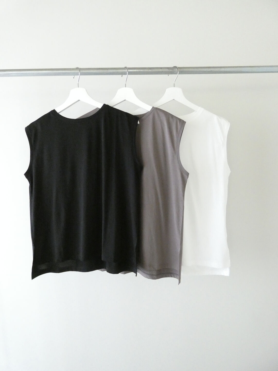 mao made(マオメイド) きれいめシルケットシンプルノースリーブの商品画像10