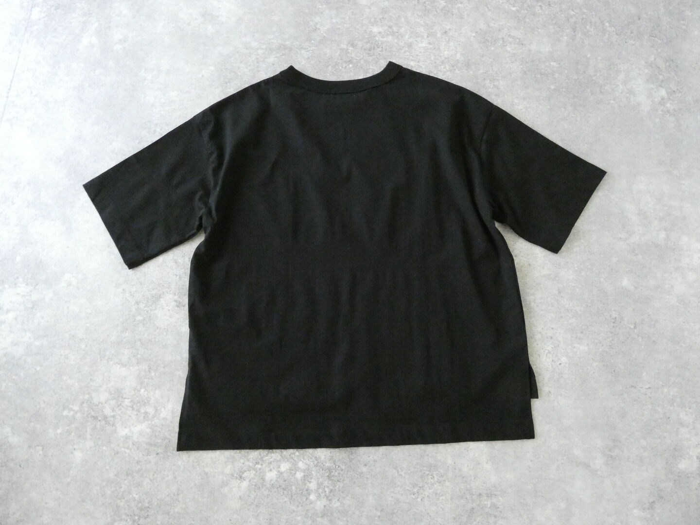 mao made(マオメイド) きれいめ天竺カレッジロゴTEEの商品画像57