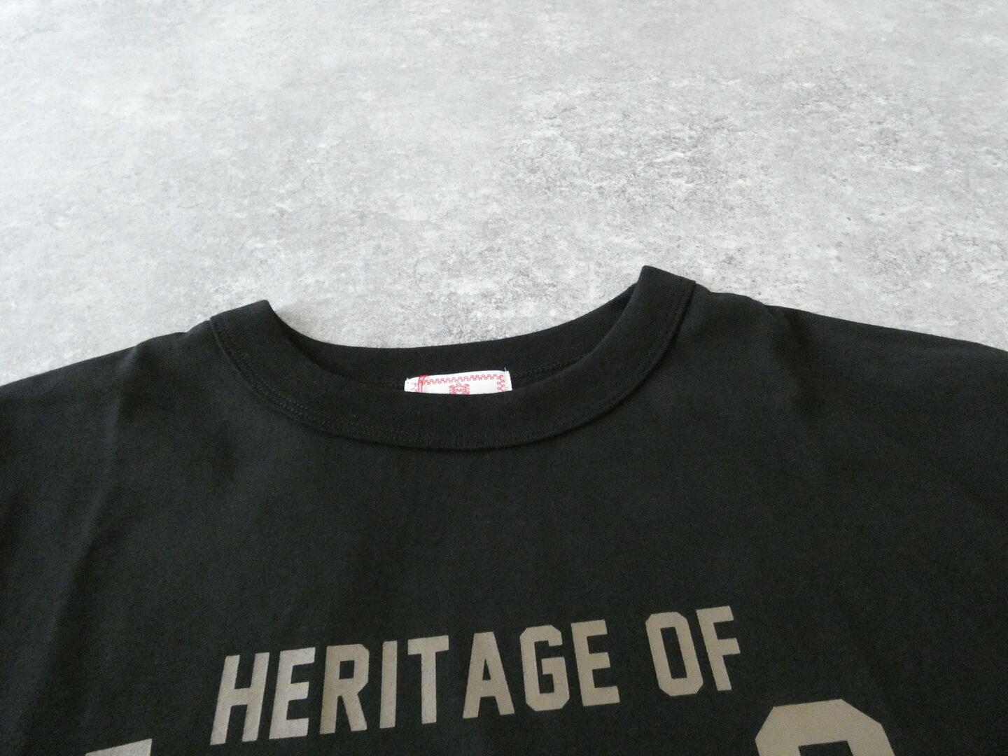 mao made(マオメイド) きれいめ天竺カレッジロゴTEEの商品画像59