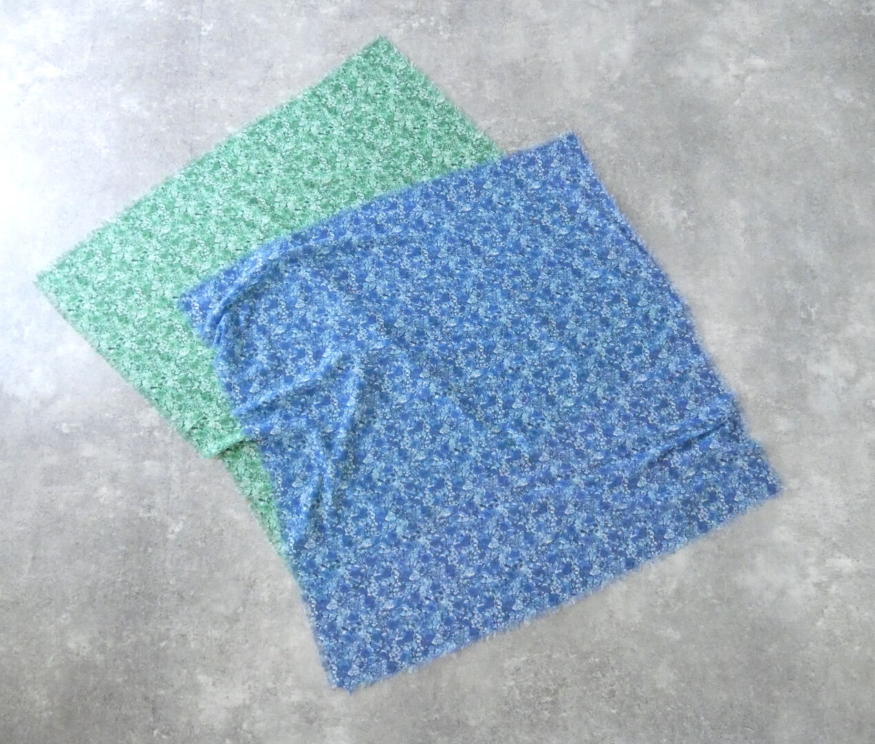 R＆D.M.Co-(オールドマンズテーラー) TYPEWRITER WILD BERRY FLORAL GAUZE SHAWLの商品画像3