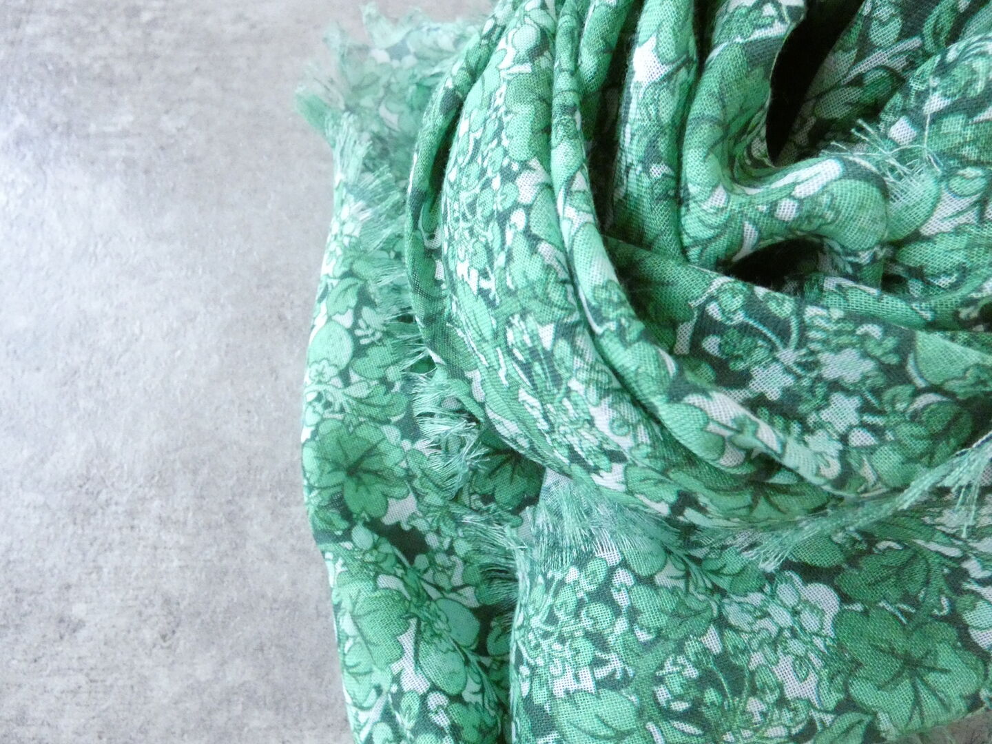 R＆D.M.Co-(オールドマンズテーラー) TYPEWRITER WILD BERRY FLORAL GAUZE SHAWLの商品画像30