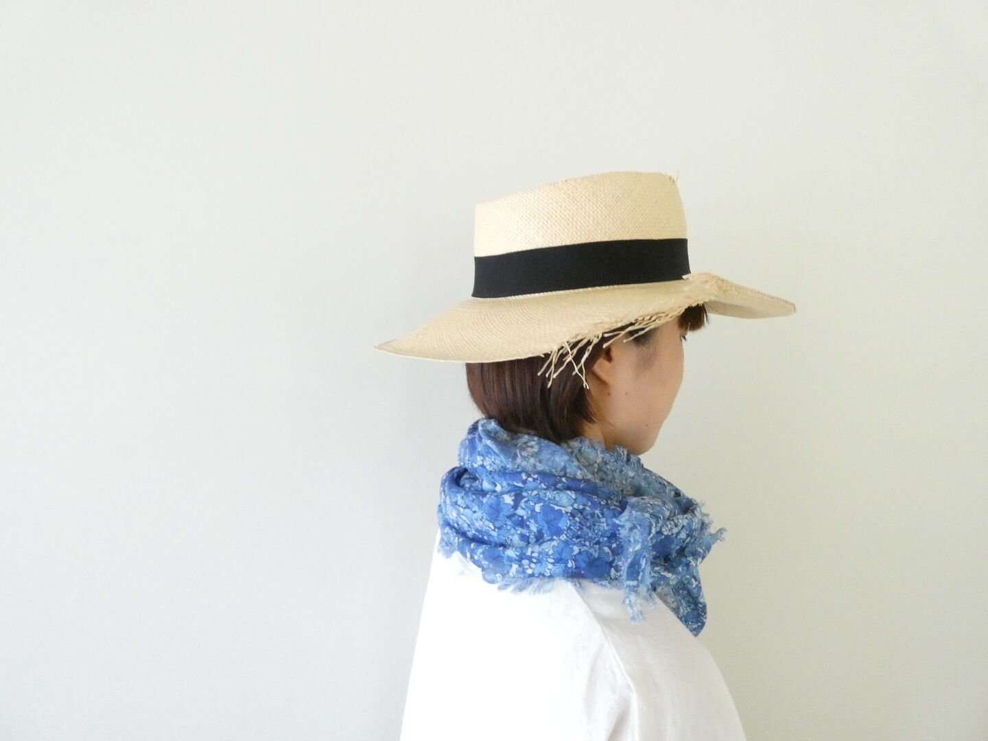 R＆D.M.Co-(オールドマンズテーラー) TYPEWRITER WILD BERRY FLORAL GAUZE SHAWLの商品画像4