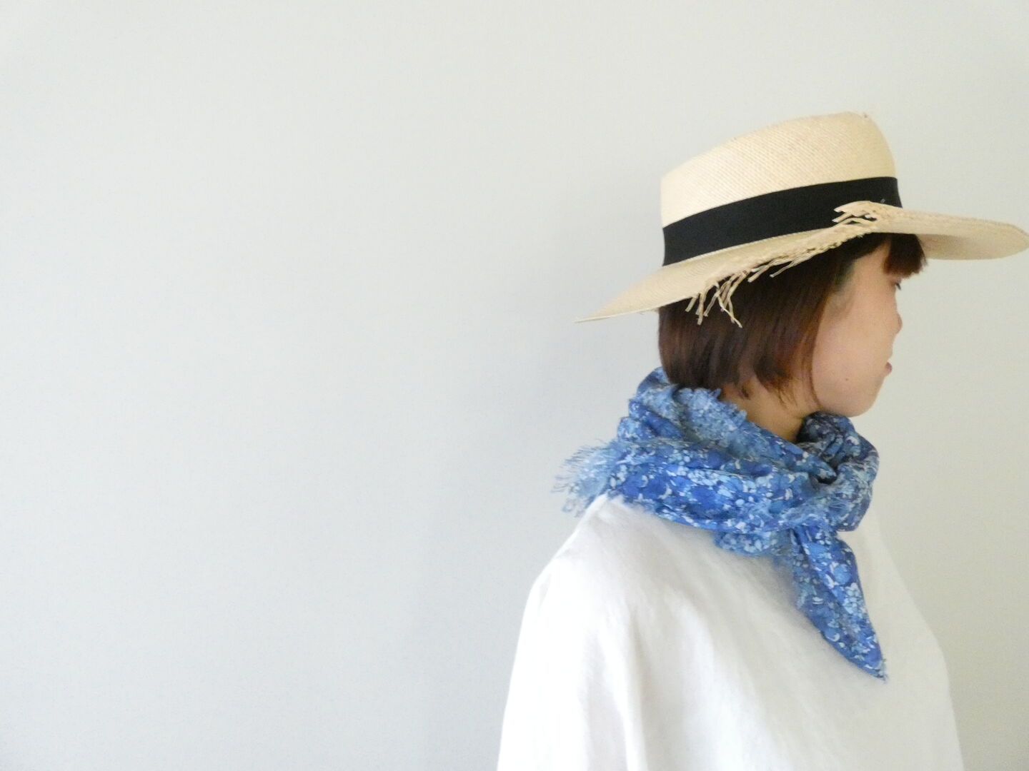 R＆D.M.Co-(オールドマンズテーラー) TYPEWRITER WILD BERRY FLORAL GAUZE SHAWLの商品画像5