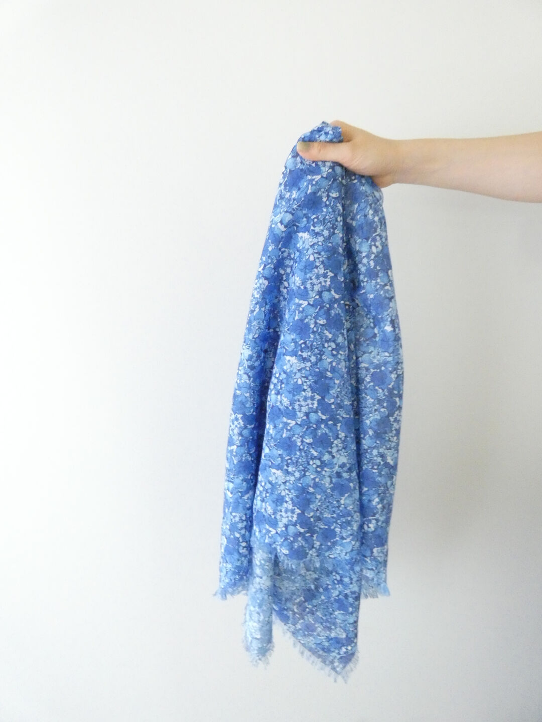 R＆D.M.Co-(オールドマンズテーラー) TYPEWRITER WILD BERRY FLORAL GAUZE SHAWLの商品画像6