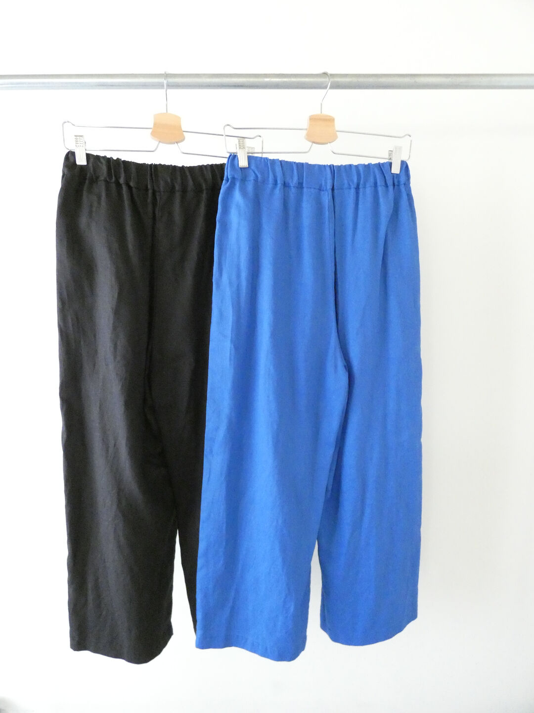 yuni(ユニ イズ ライク ア フラワー トゥー ミー) 40/1リネンイージーゴムタックパンツの商品画像12