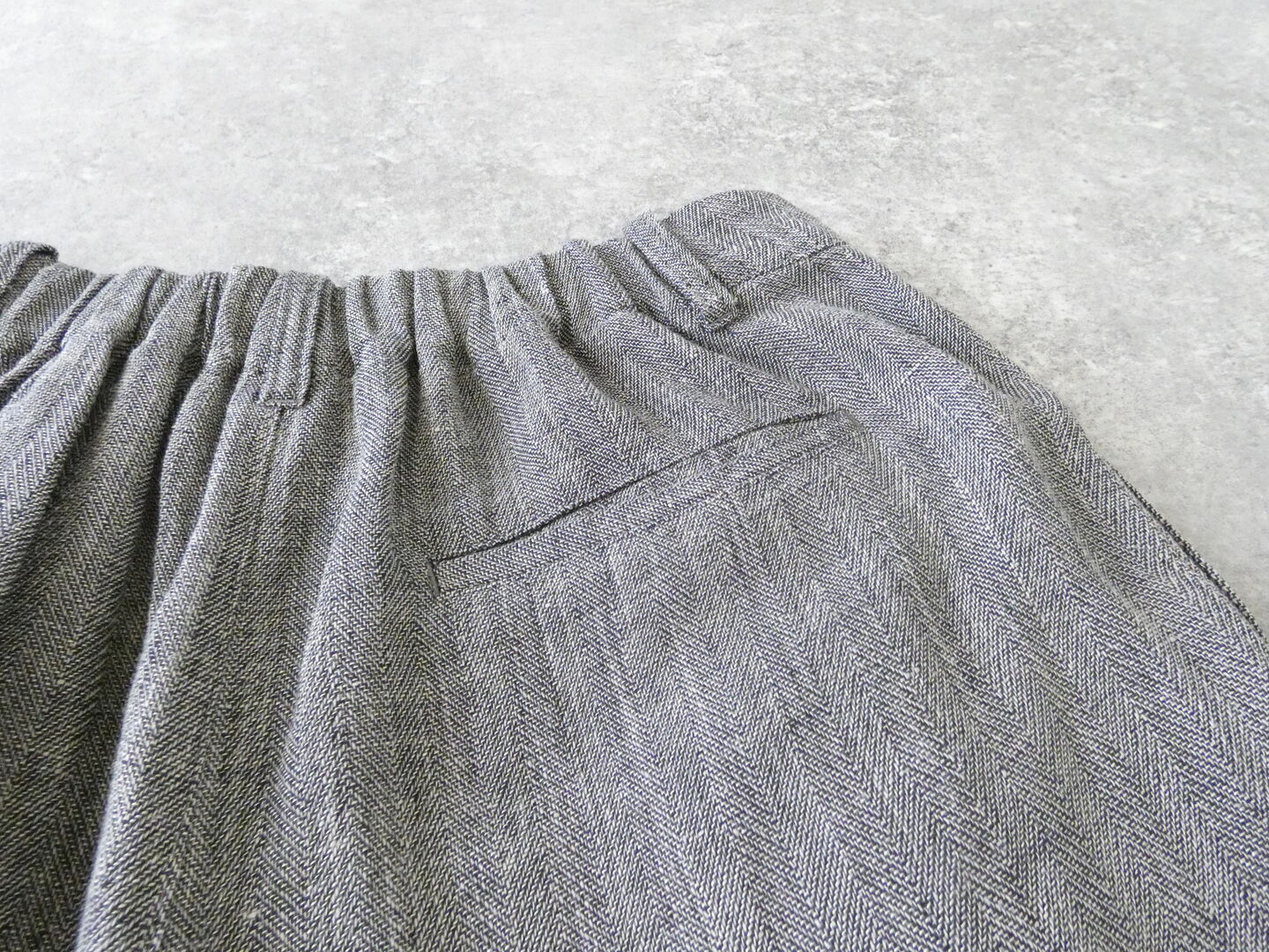 yuni(ユニ イズ ライク ア フラワー トゥー ミー) ヘンプコットンリネンヘリンボーンバックゴムパンツの商品画像28