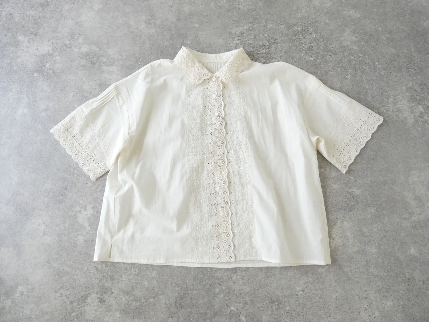 PONT DE CHALONS(ポンデシャロン) オリジナルエンブロイダリーレース衿ブラウスの商品画像3