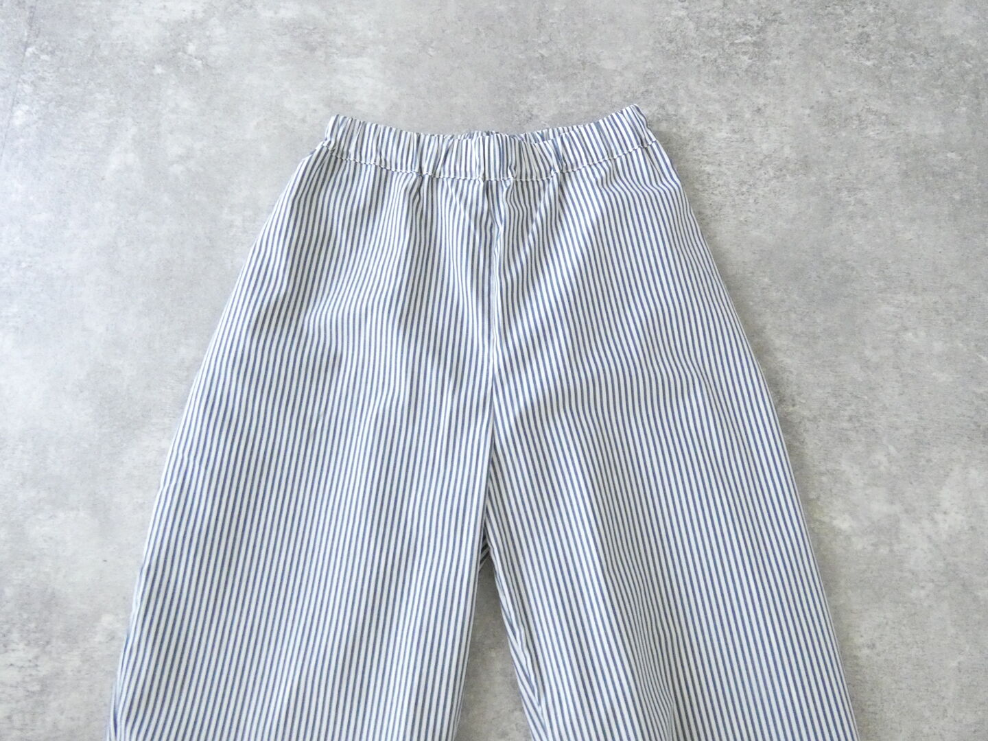 NARU 先染め50sブロードストライプエッグパンツの商品画像21