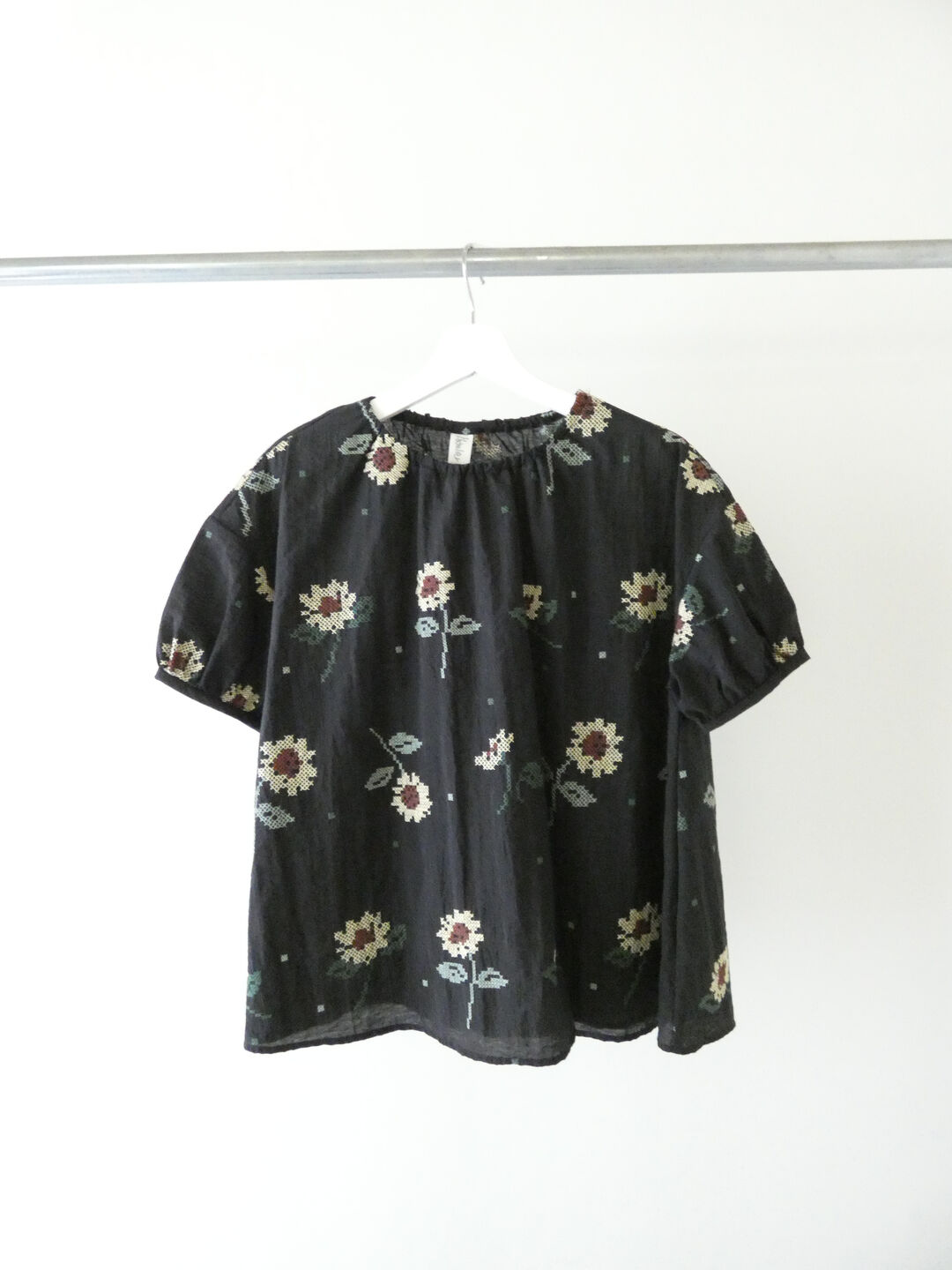 l’atelier du savon(アトリエドゥサボン) クロスステッチひまわり刺繍ブラウスの商品画像10
