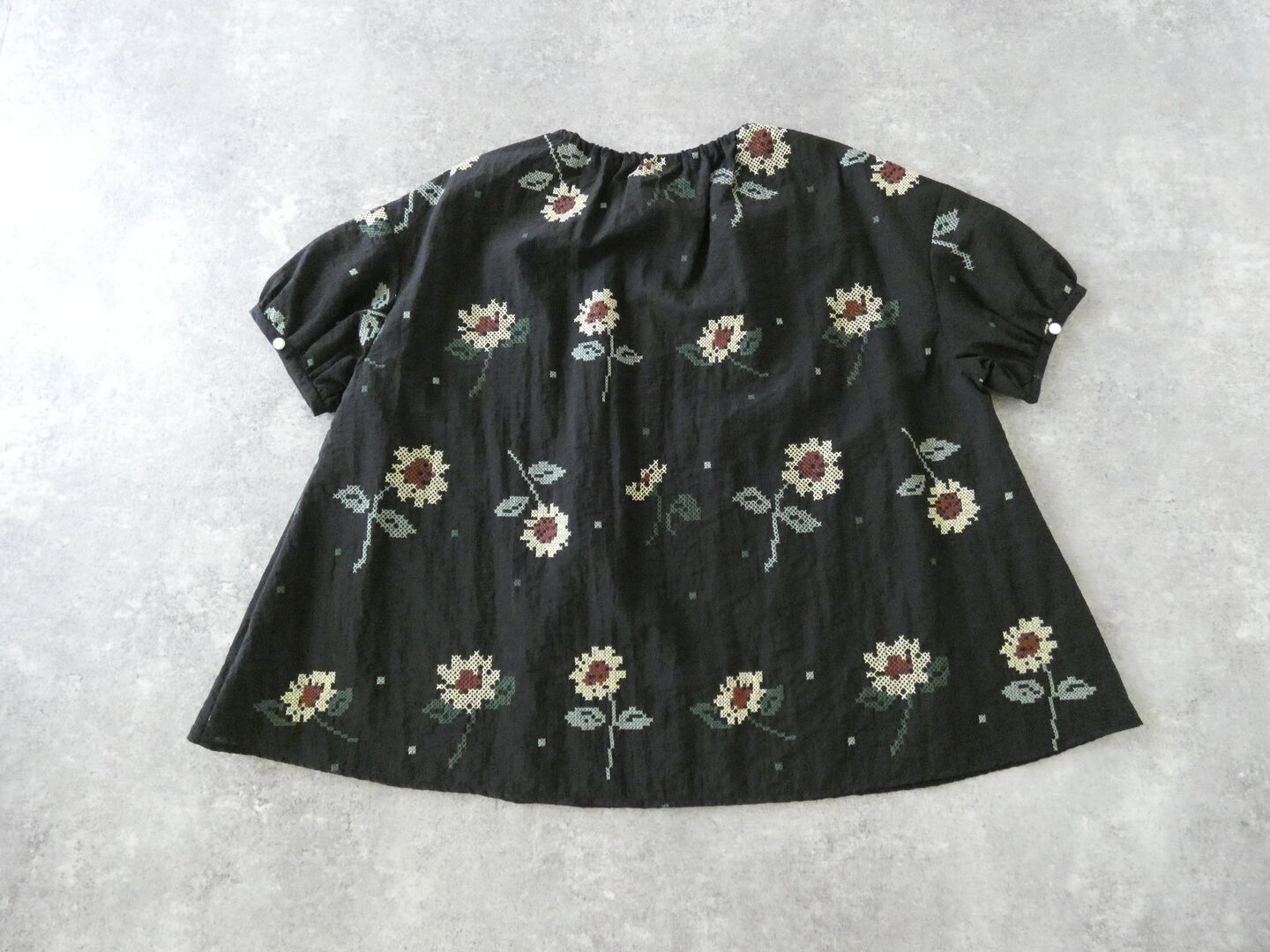 l’atelier du savon(アトリエドゥサボン) クロスステッチひまわり刺繍ブラウスの商品画像11