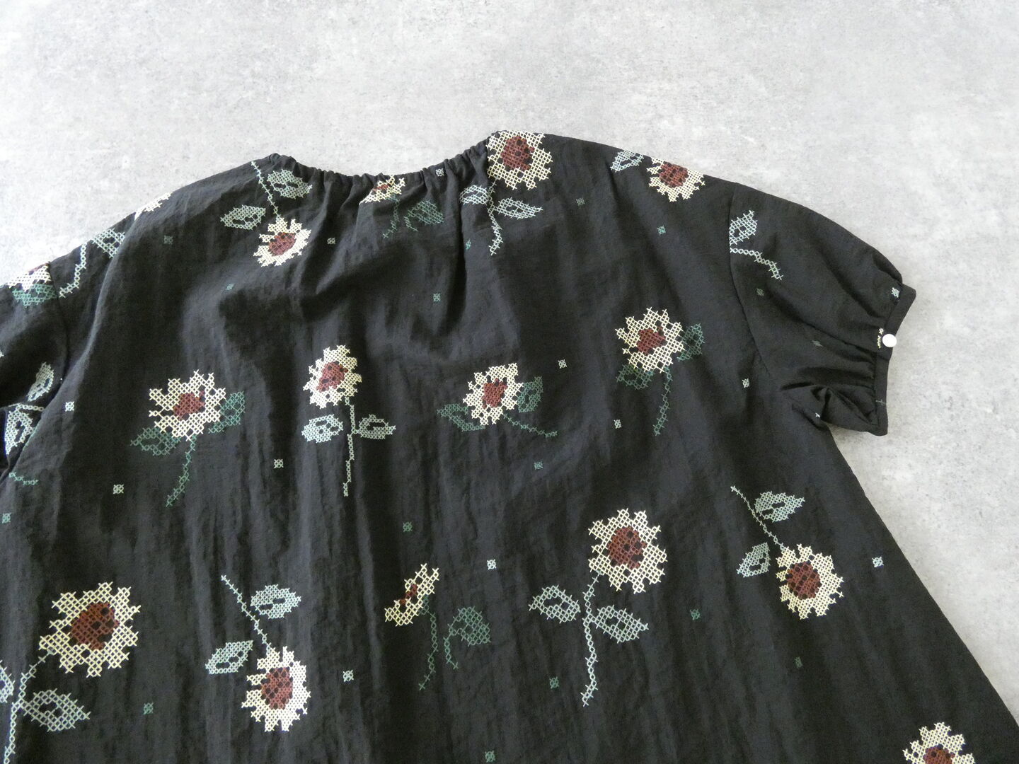 l’atelier du savon(アトリエドゥサボン) クロスステッチひまわり刺繍ブラウスの商品画像26