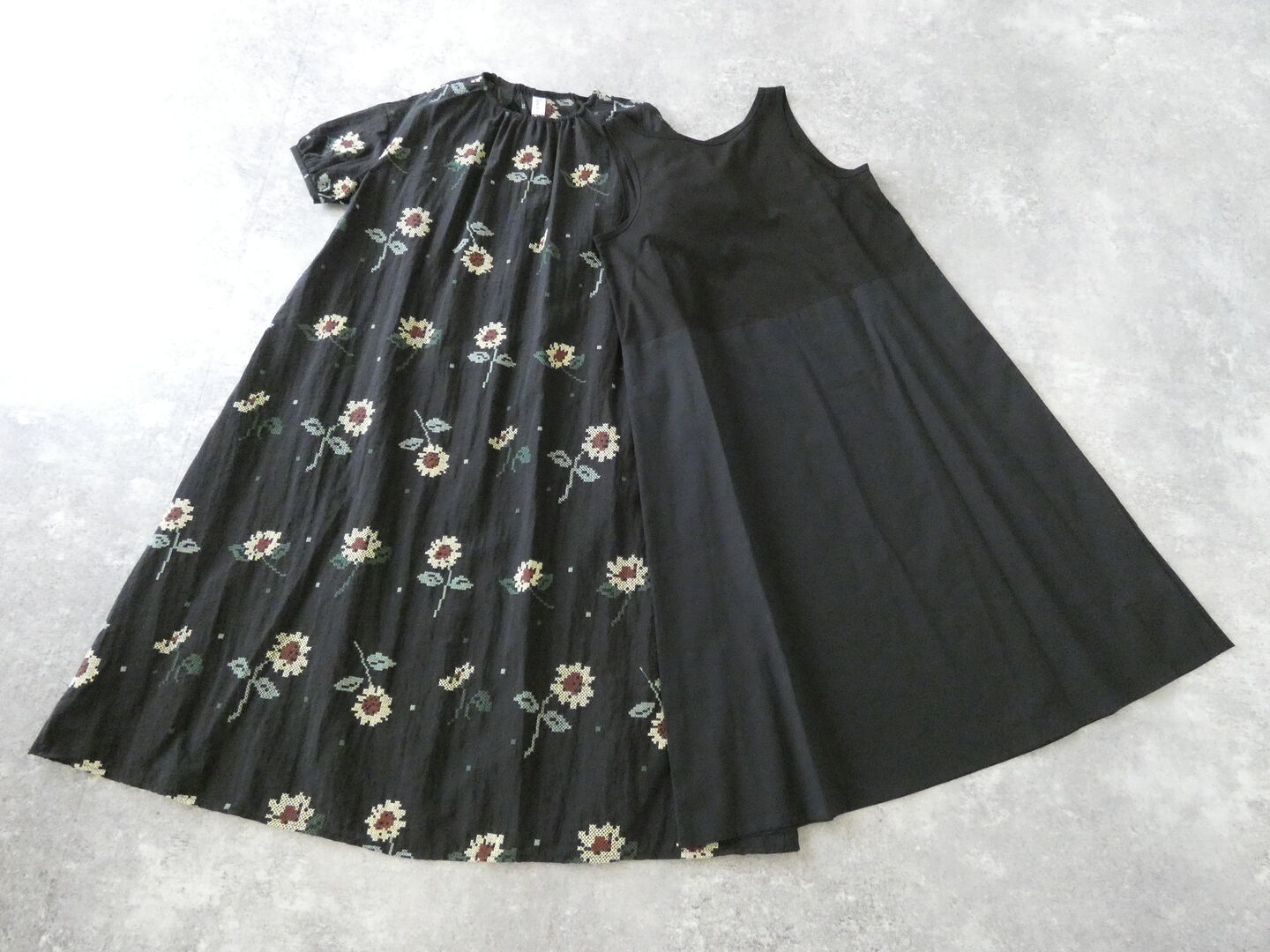 l’atelier du savon(アトリエドゥサボン) クロスステッチひまわり刺繍ワンピースの商品画像10