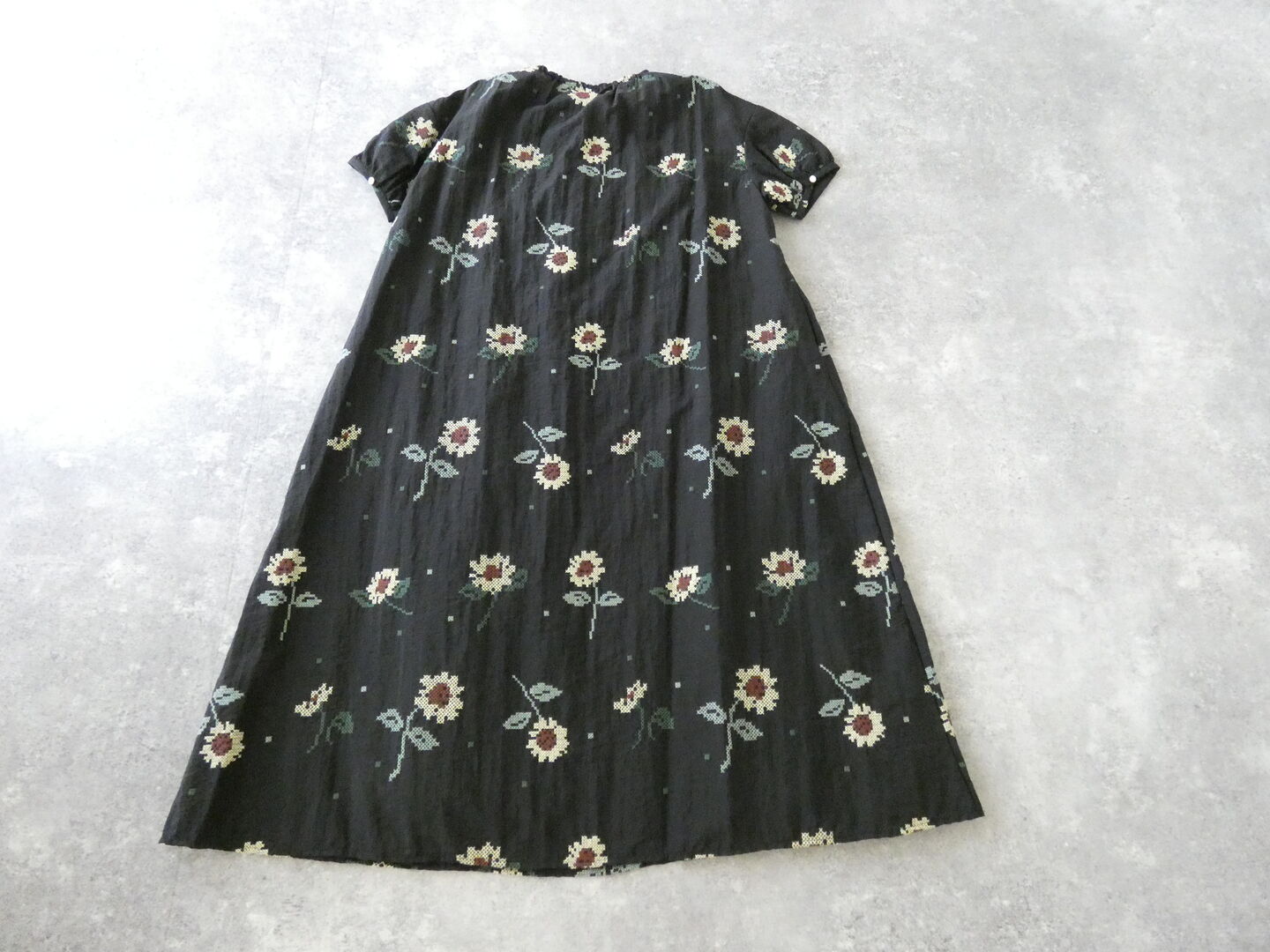 l’atelier du savon(アトリエドゥサボン) クロスステッチひまわり刺繍ワンピースの商品画像12