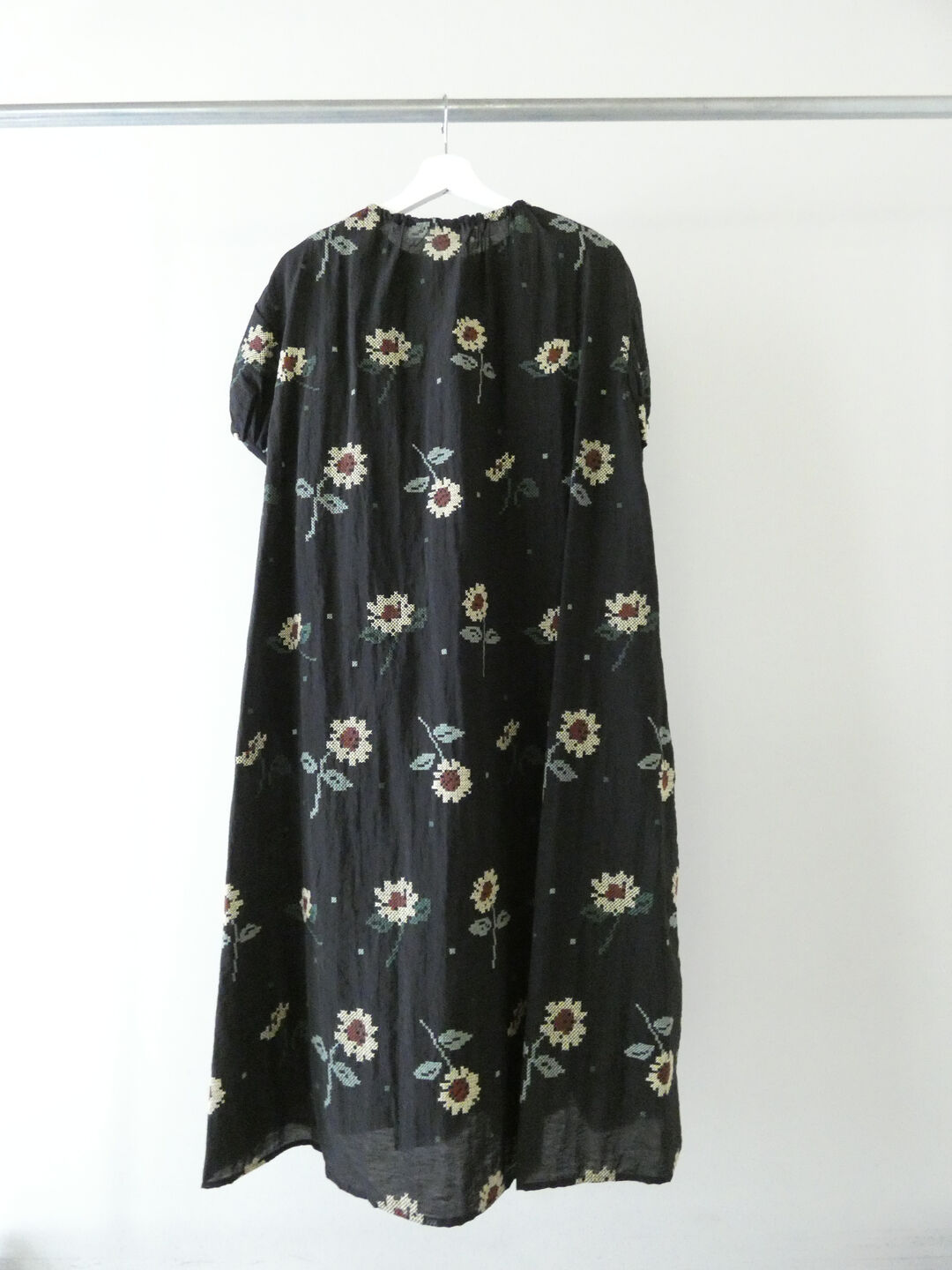 l’atelier du savon(アトリエドゥサボン) クロスステッチひまわり刺繍ワンピースの商品画像13