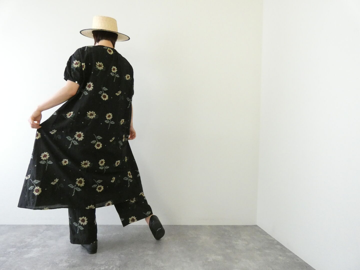 l’atelier du savon(アトリエドゥサボン) クロスステッチひまわり刺繍ワンピースの商品画像4