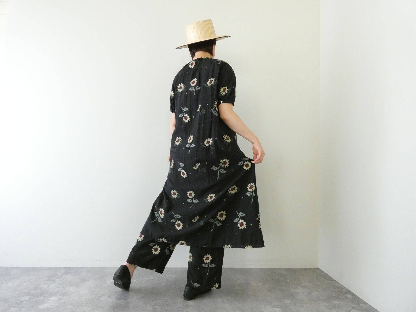 l’atelier du savon(アトリエドゥサボン) クロスステッチひまわり刺繍ワンピースの商品画像9