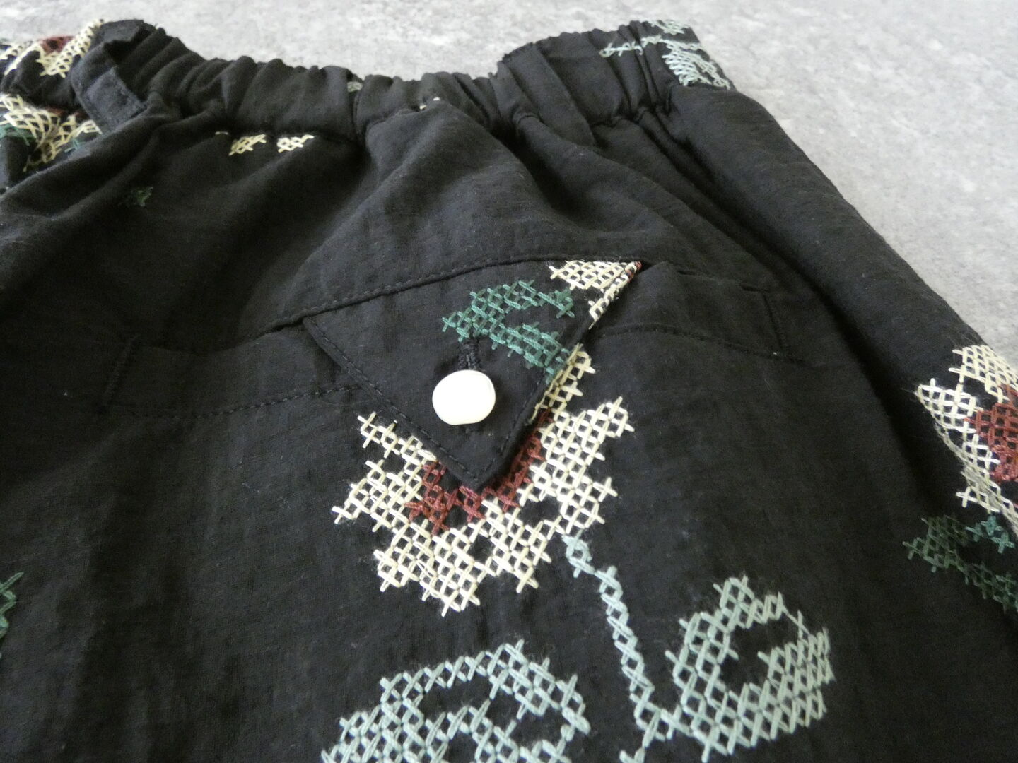 l’atelier du savon(アトリエドゥサボン) クロスステッチひまわり刺繡パンツの商品画像28