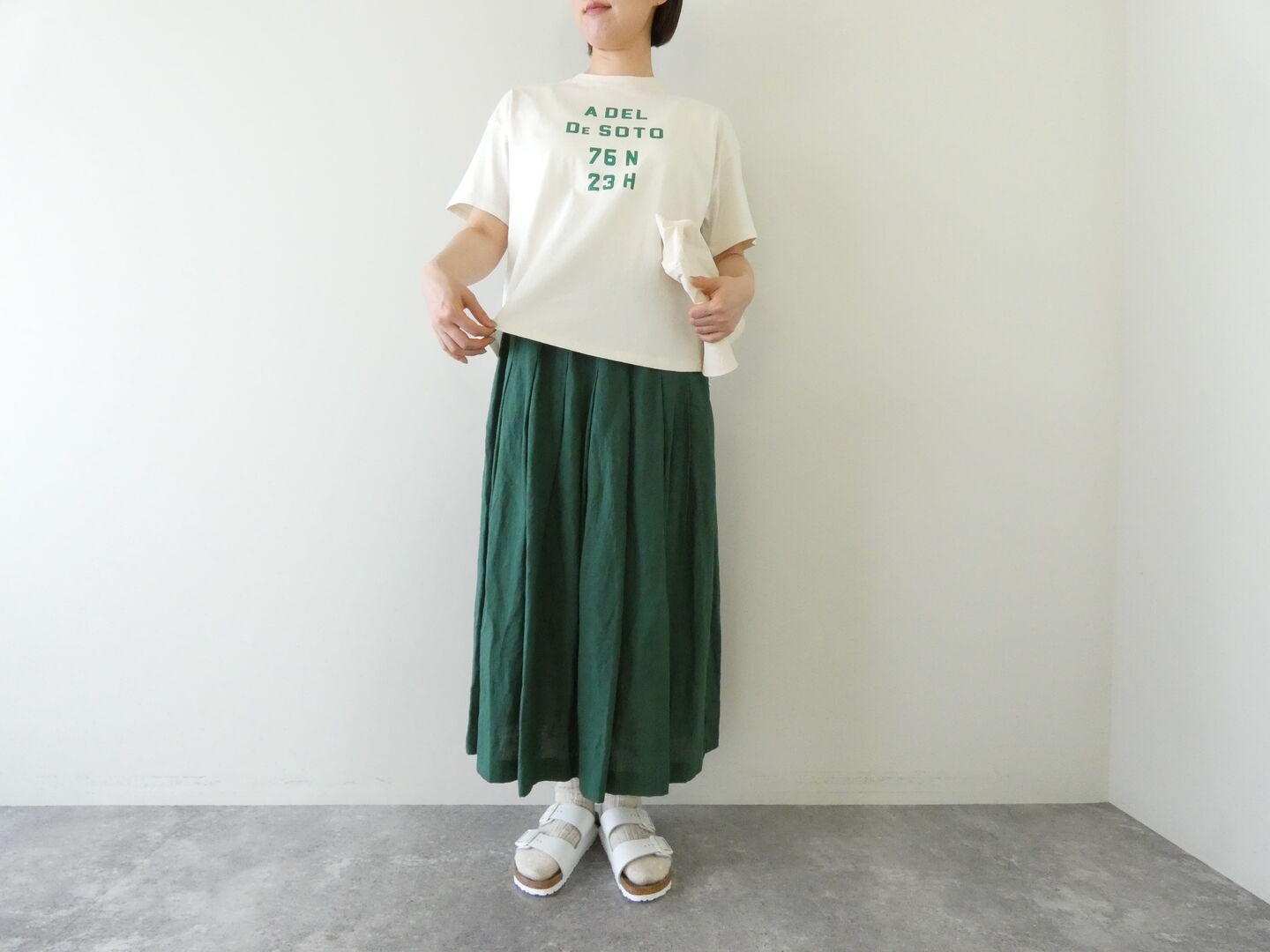 BLUE LAKE MARKET(ブルーレイクマーケット) アメリカンドライ天竺ヘムラウンドプリントTシャツ A DEL DE SOTOの商品画像1
