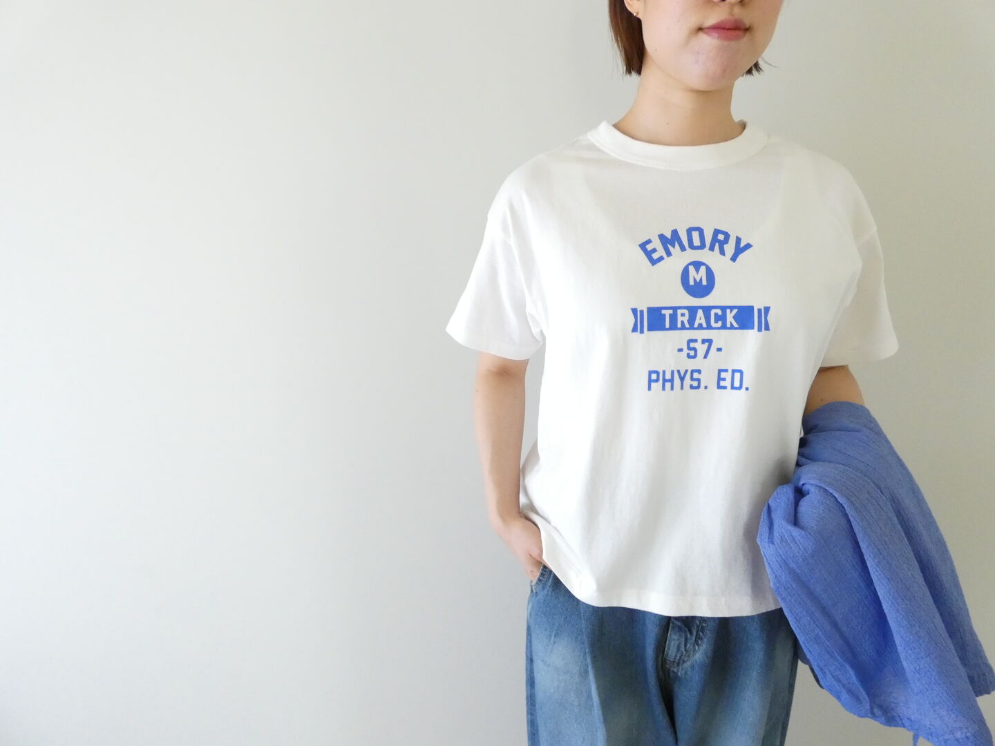 BLUE LAKE MARKET(ブルーレイクマーケット) アメリカンドライ天竺ベーシックプリントTシャツ EMORY M TRACK-57 の商品画像1