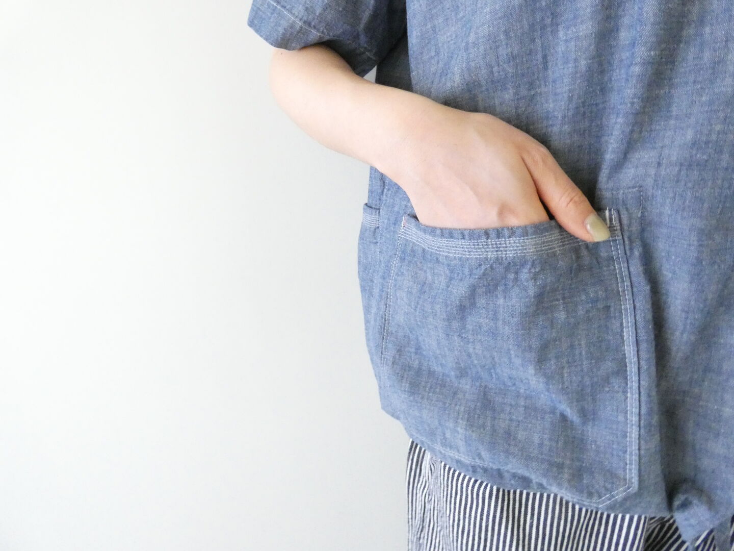 快晴堂(かいせいどう) HAYATE 白とインディゴのダンガリーのシャツ　フードデッキ半袖シャツの商品画像17