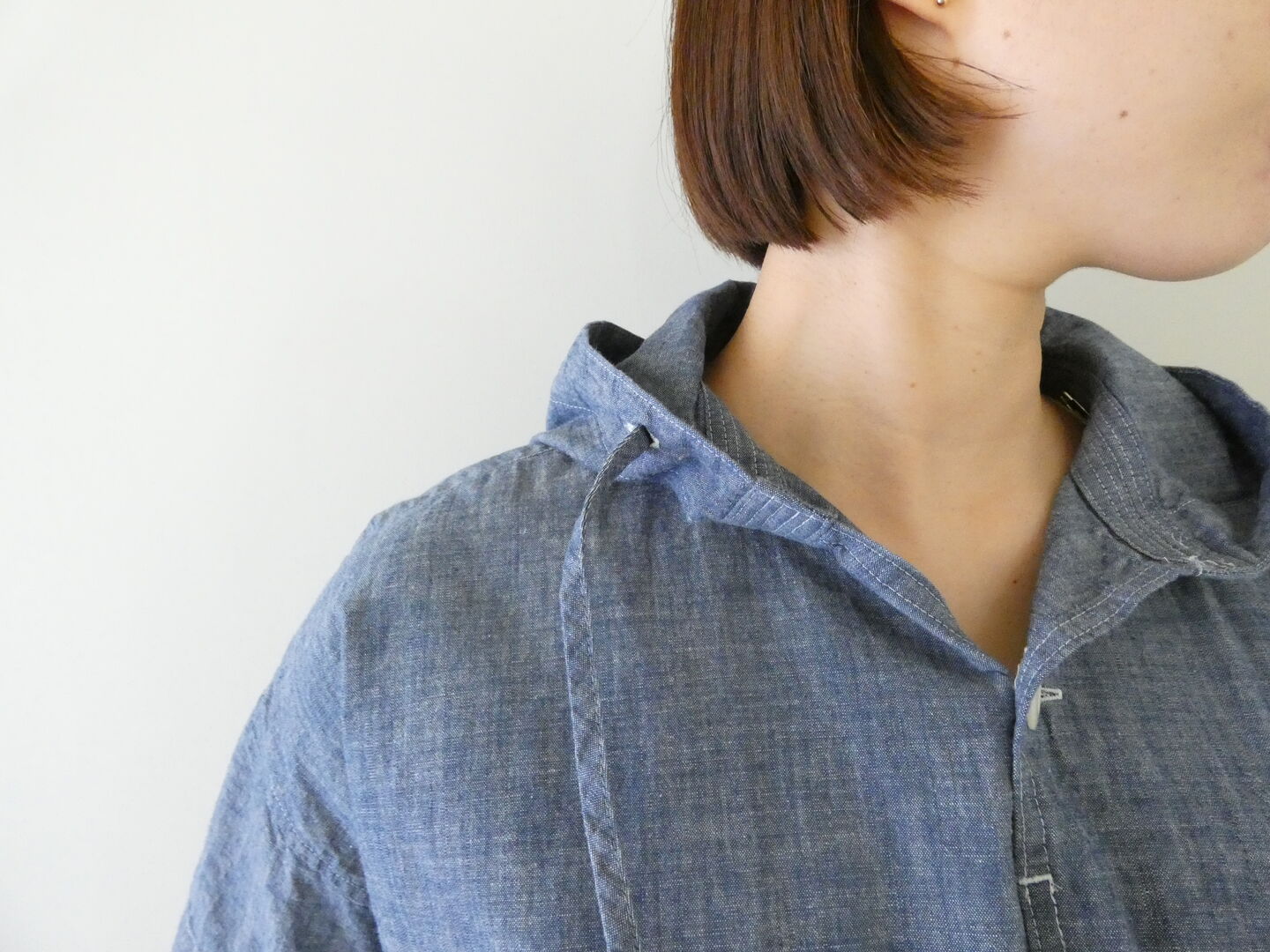 快晴堂(かいせいどう) HAYATE 白とインディゴのダンガリーのシャツ　フードデッキ半袖シャツの商品画像9